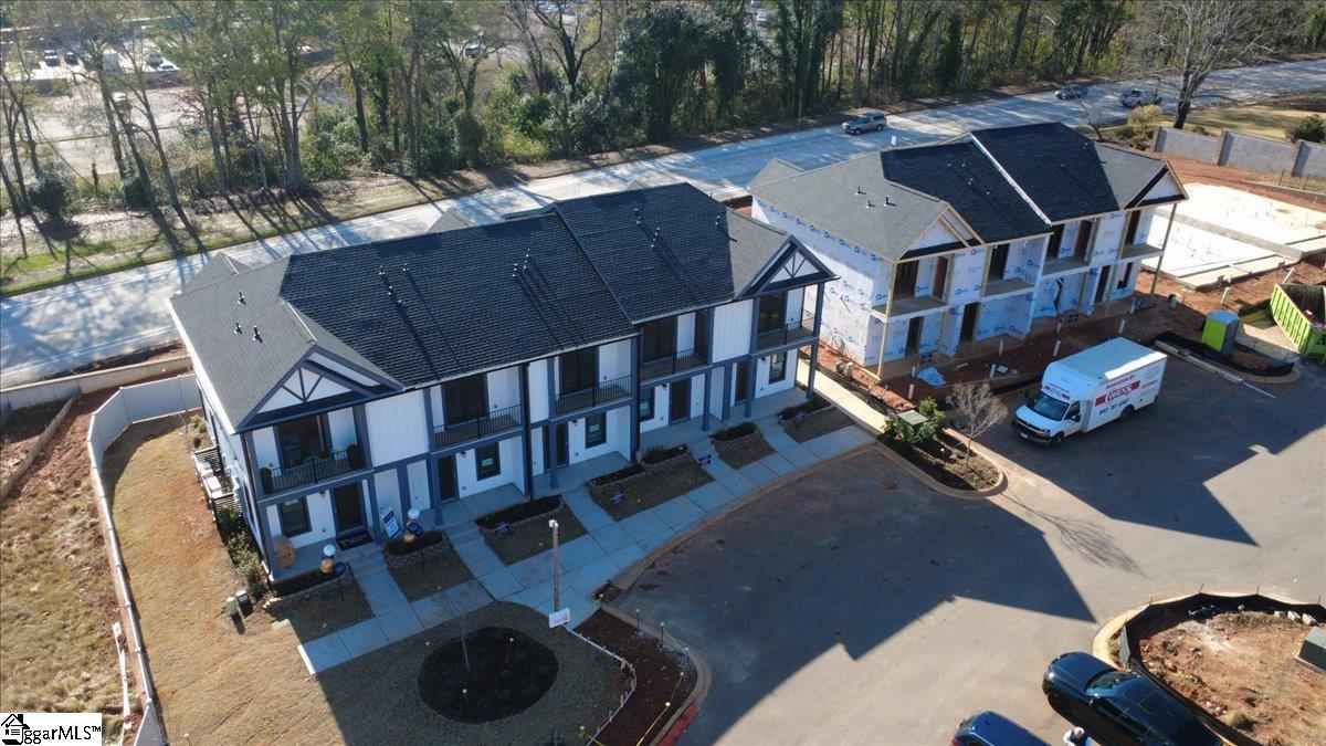 9 Hawthorne Lane Unit 104