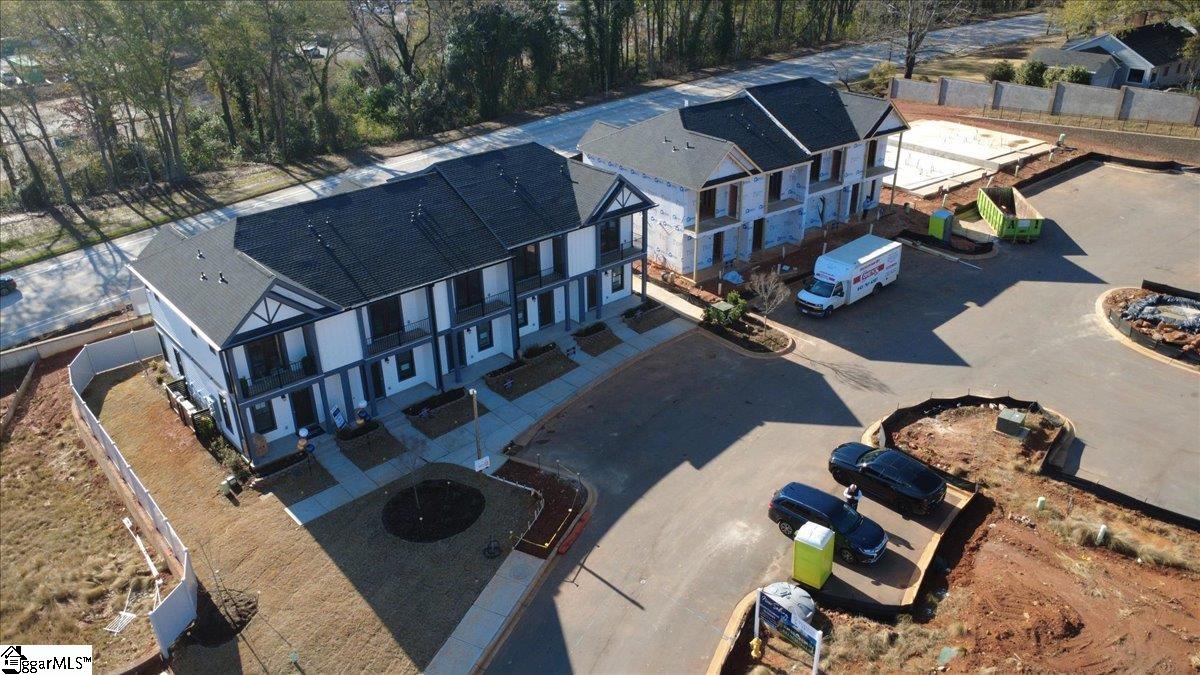 9 Hawthorne Lane Unit 104