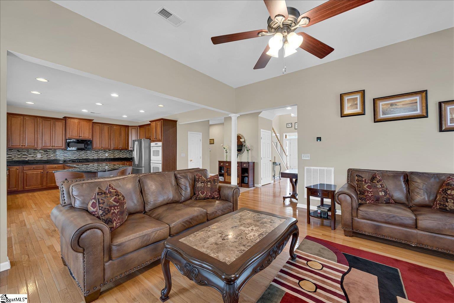 27 Waters Reach Lane