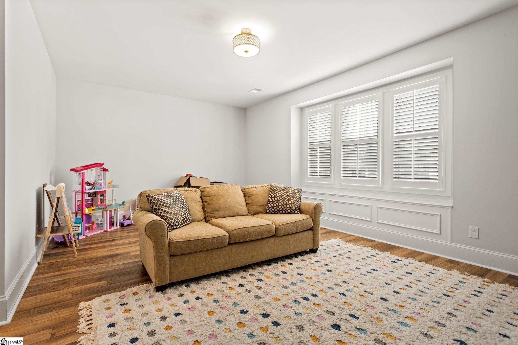 504 Forest Edge Court
