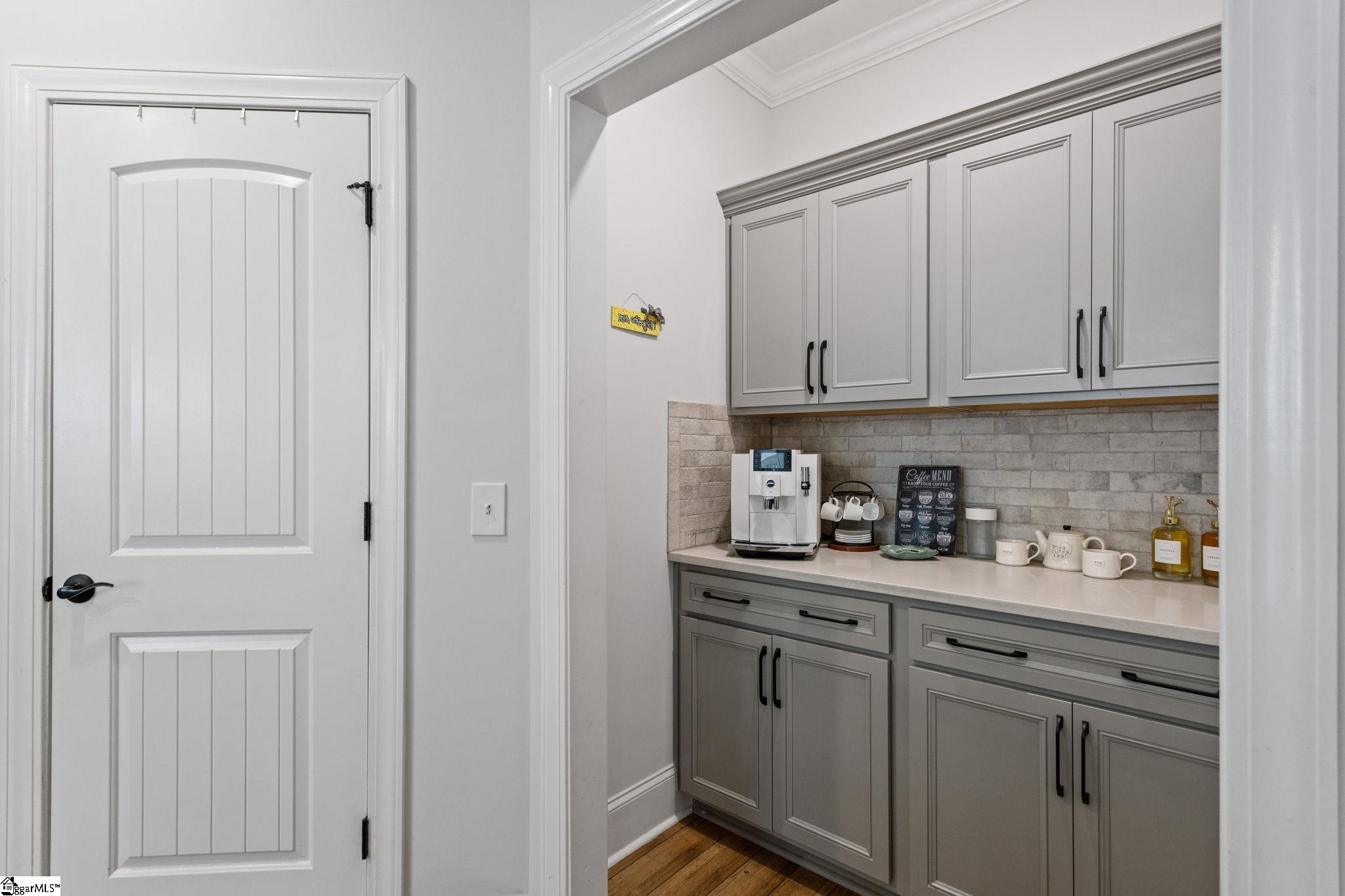 504 Forest Edge Court