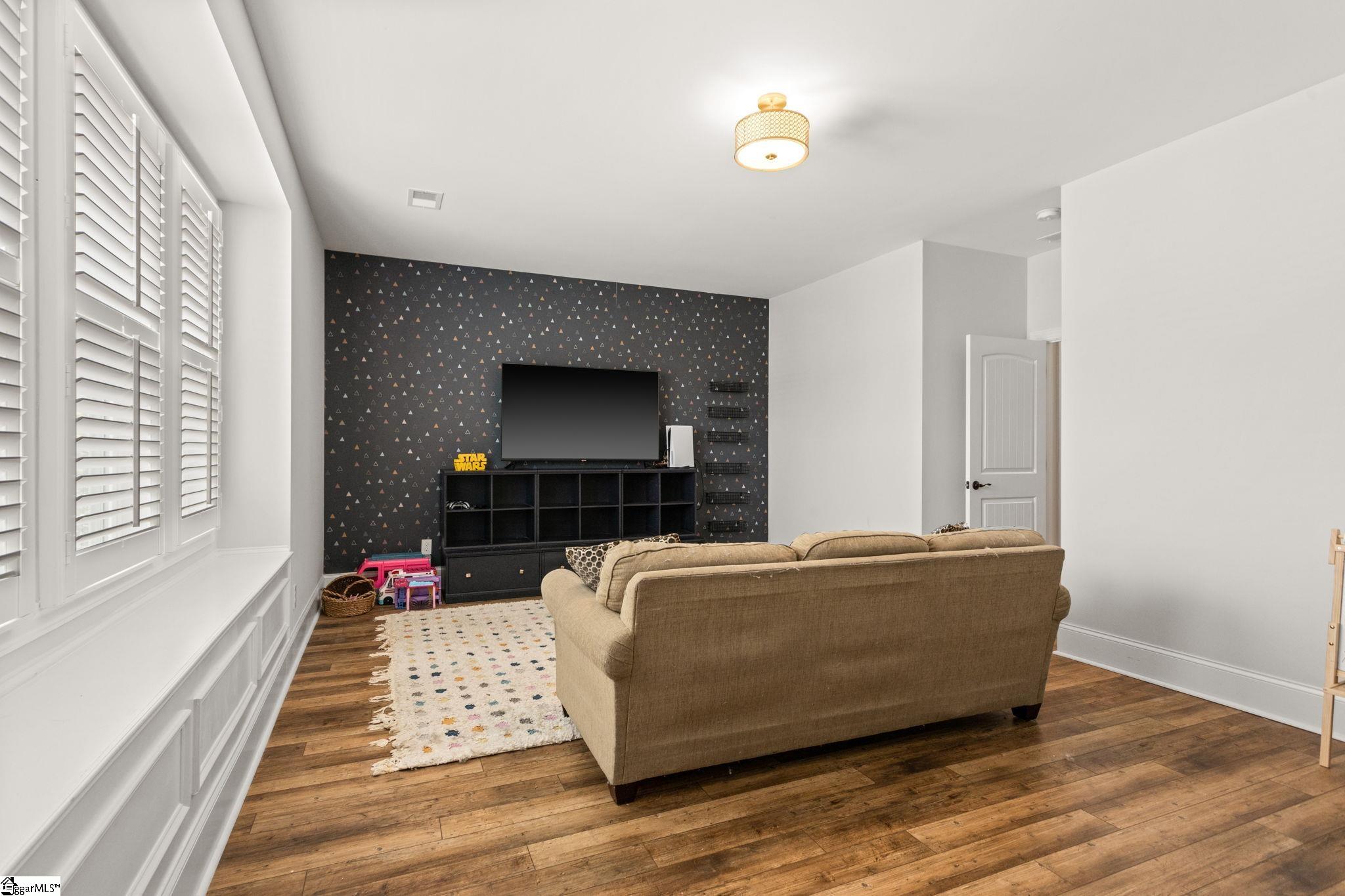 504 Forest Edge Court