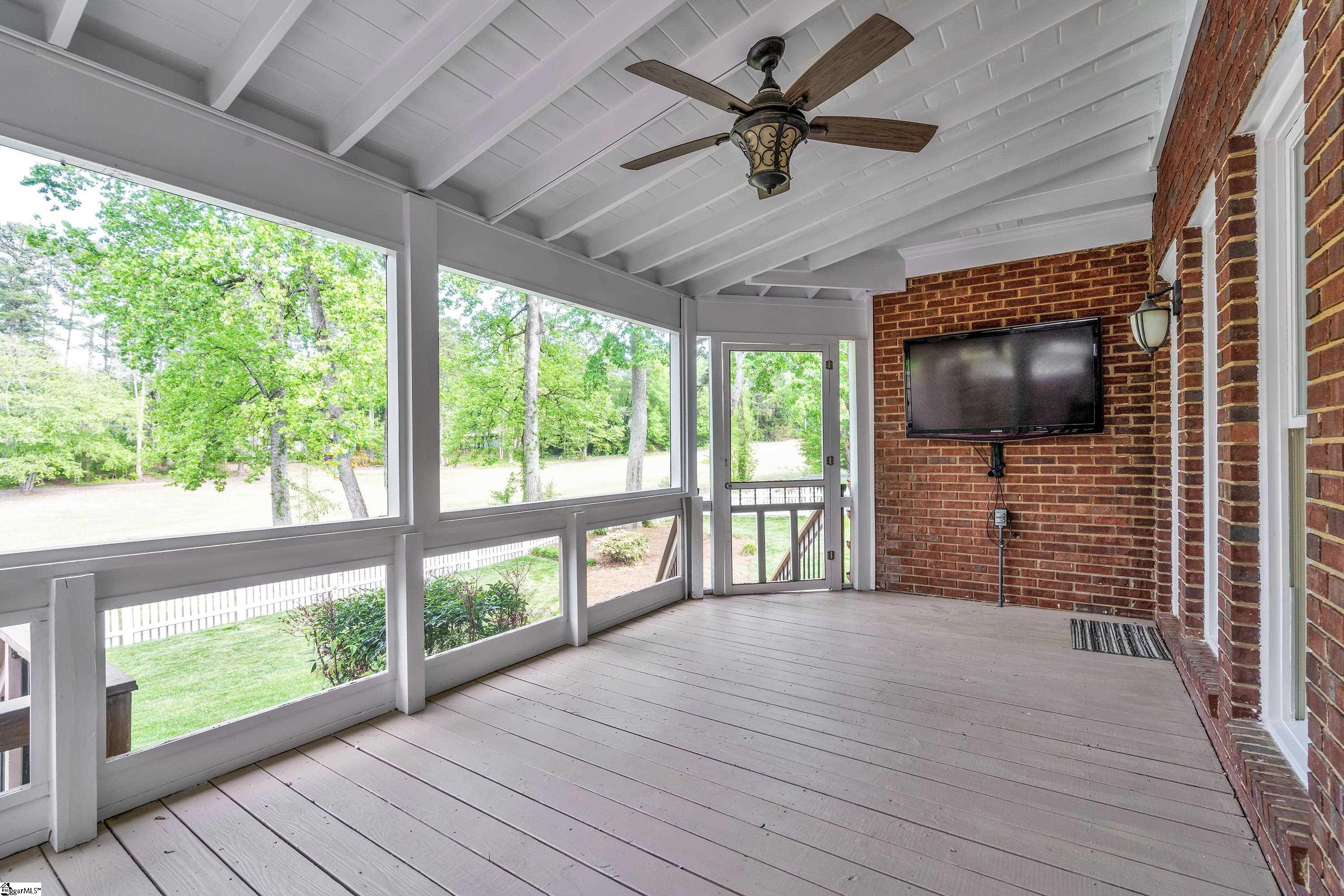 210 Ledgewood Way
