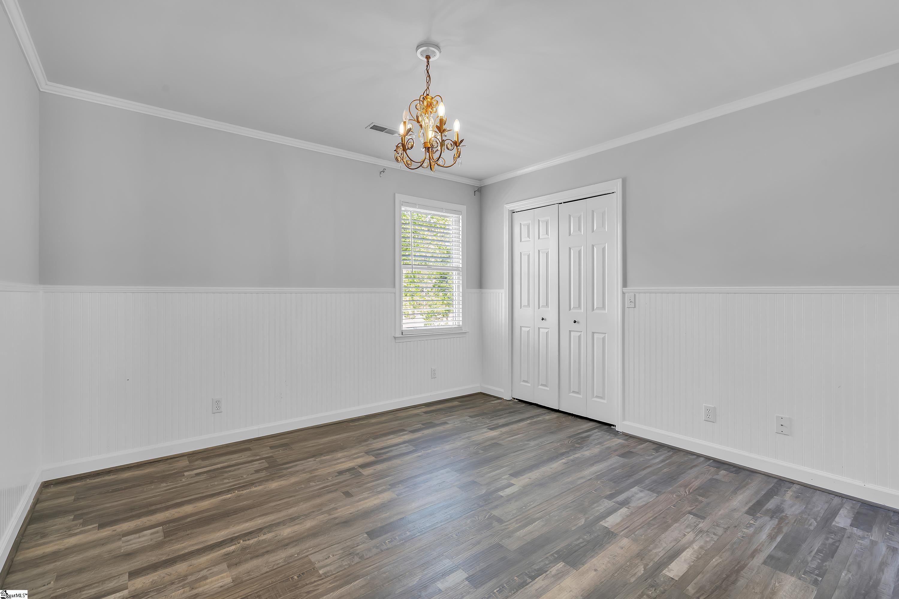 210 Ledgewood Way