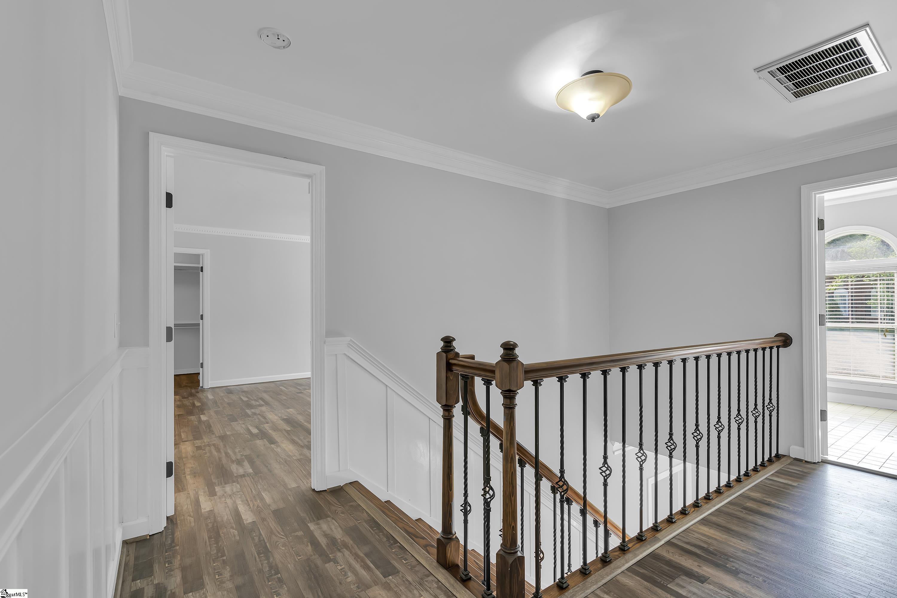 210 Ledgewood Way