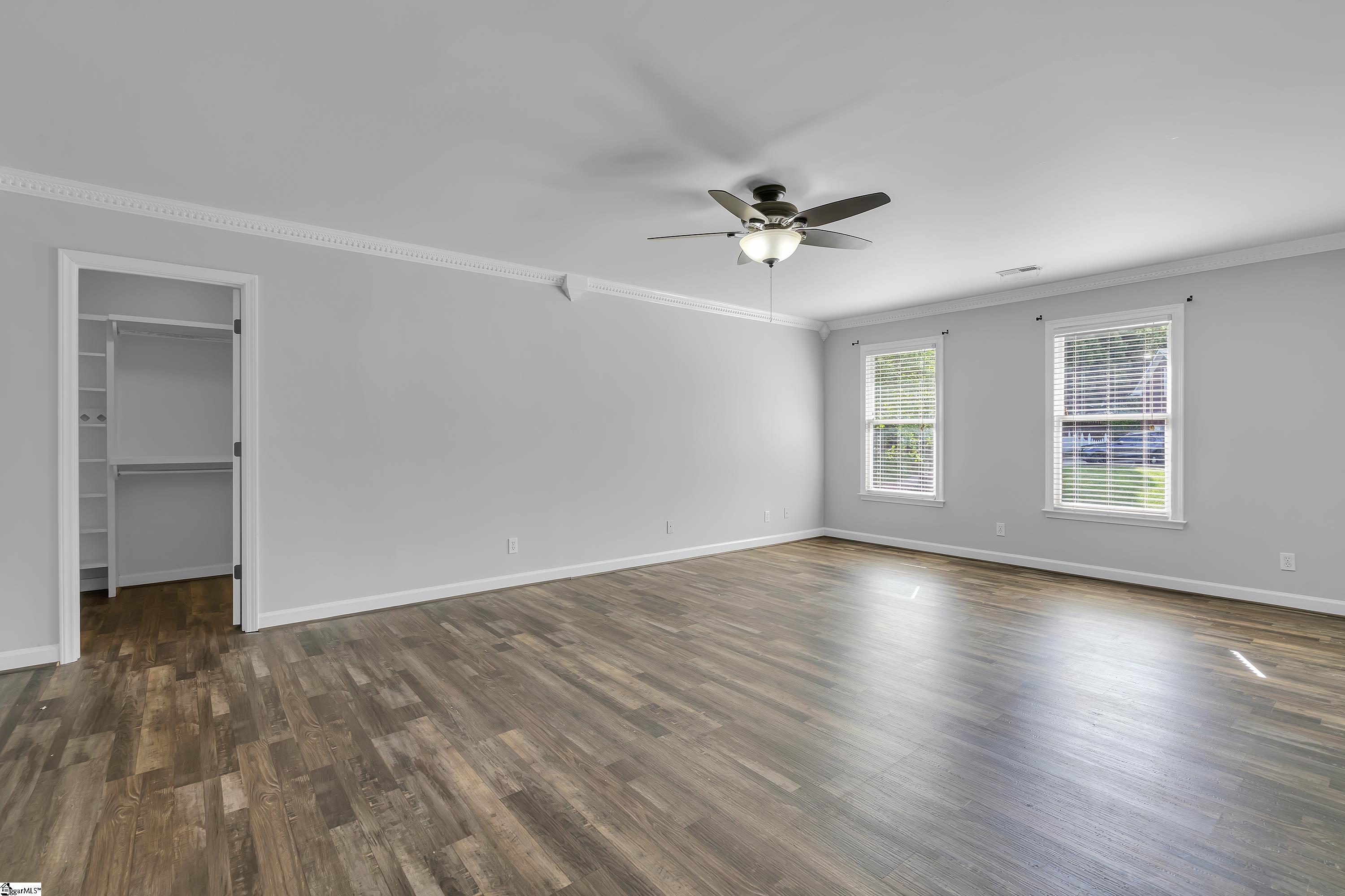 210 Ledgewood Way