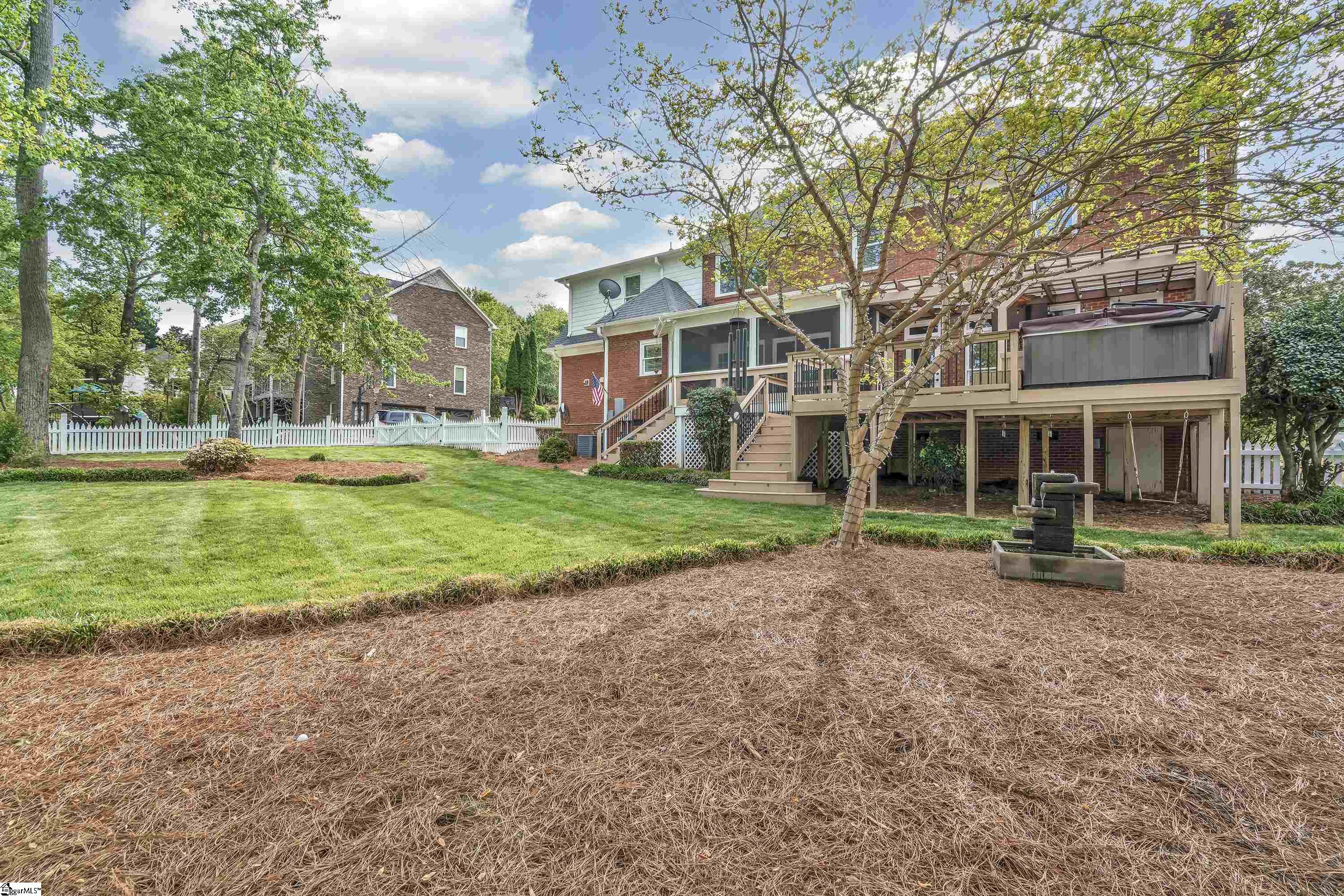 210 Ledgewood Way