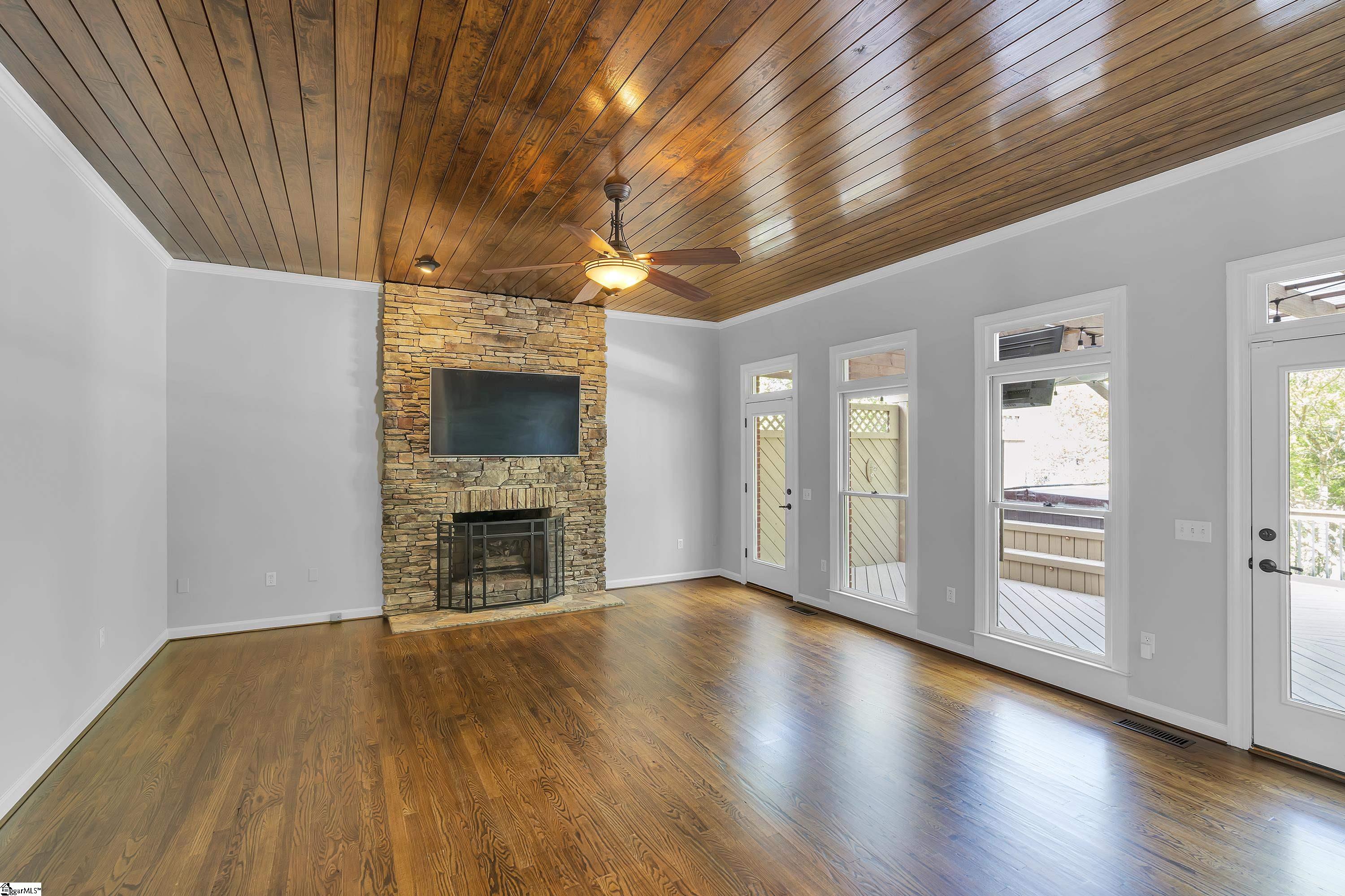 210 Ledgewood Way