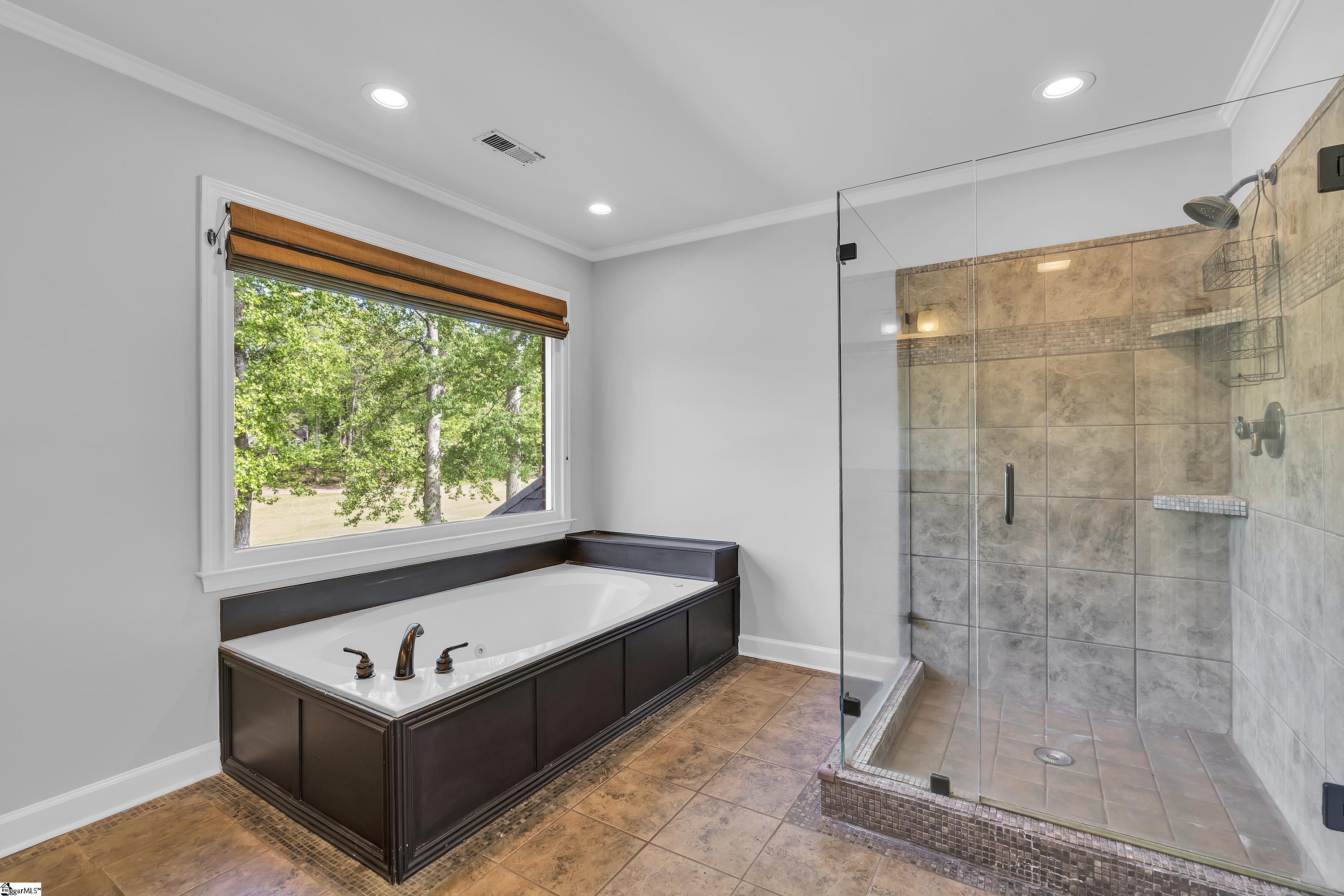 210 Ledgewood Way