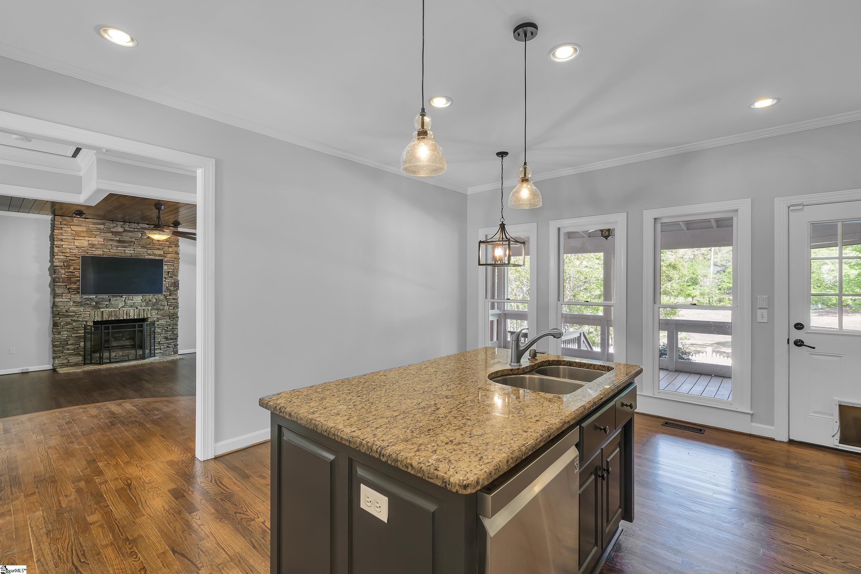 210 Ledgewood Way
