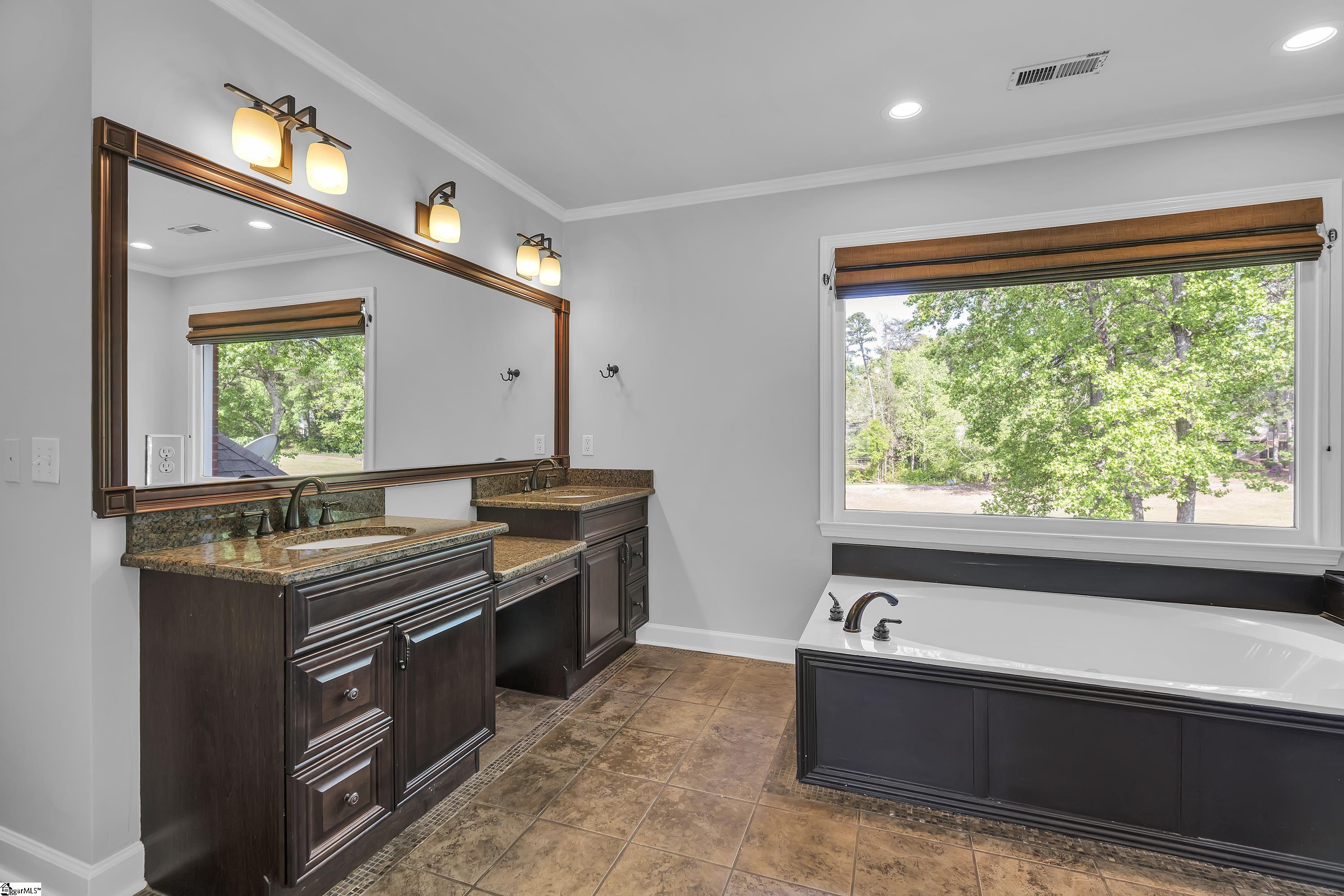 210 Ledgewood Way
