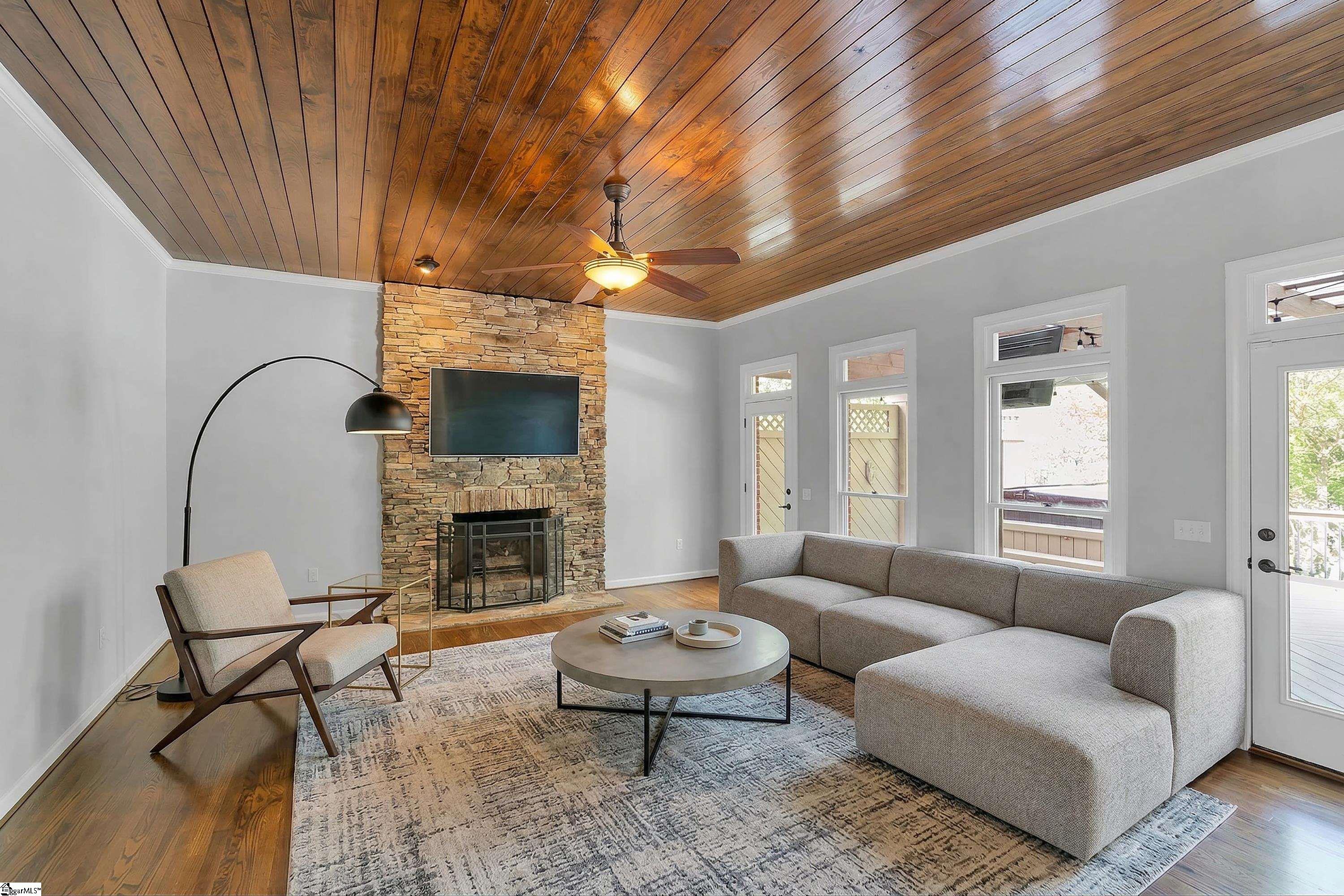 210 Ledgewood Way