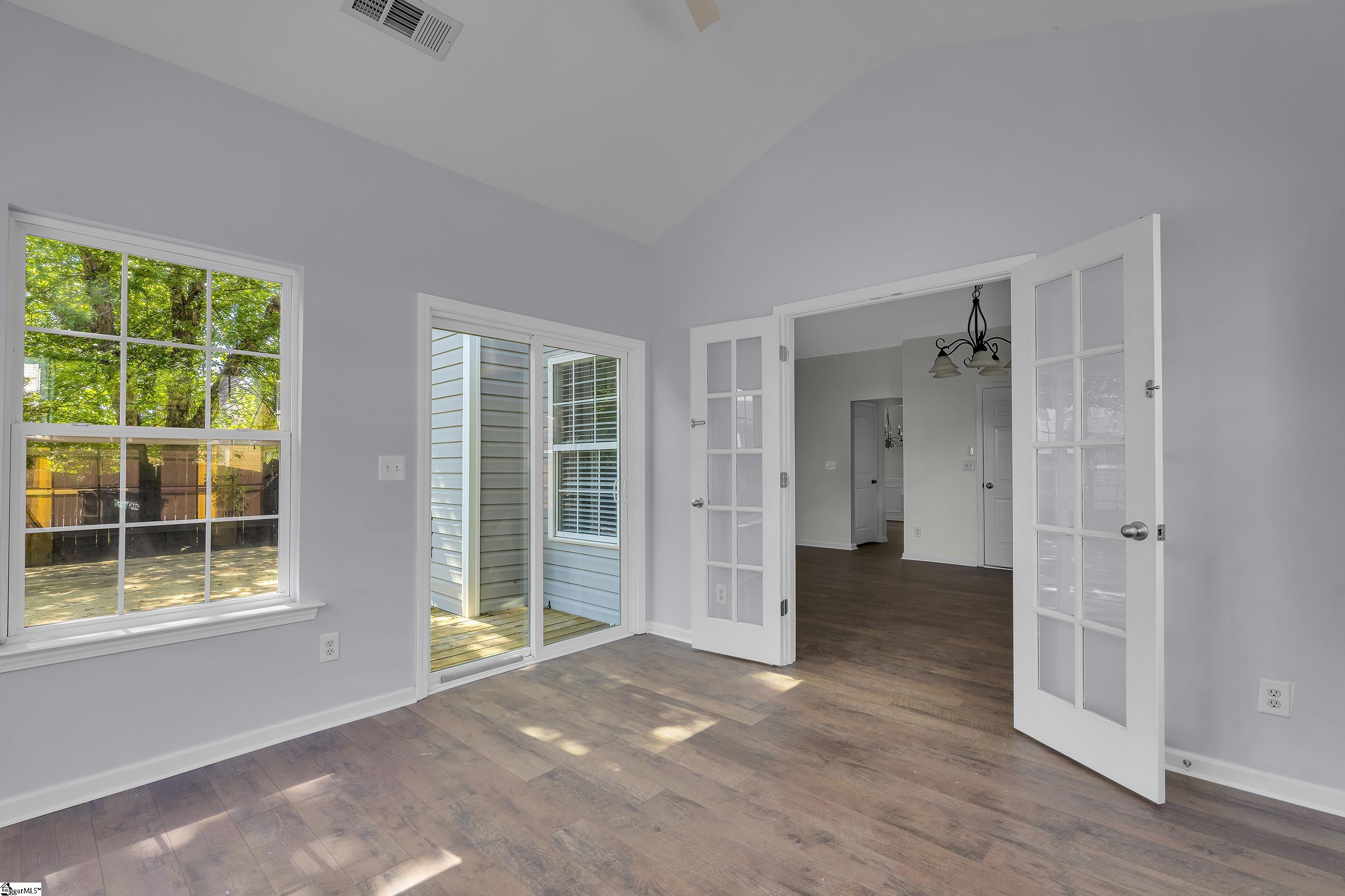 1 Meadowrise Lane