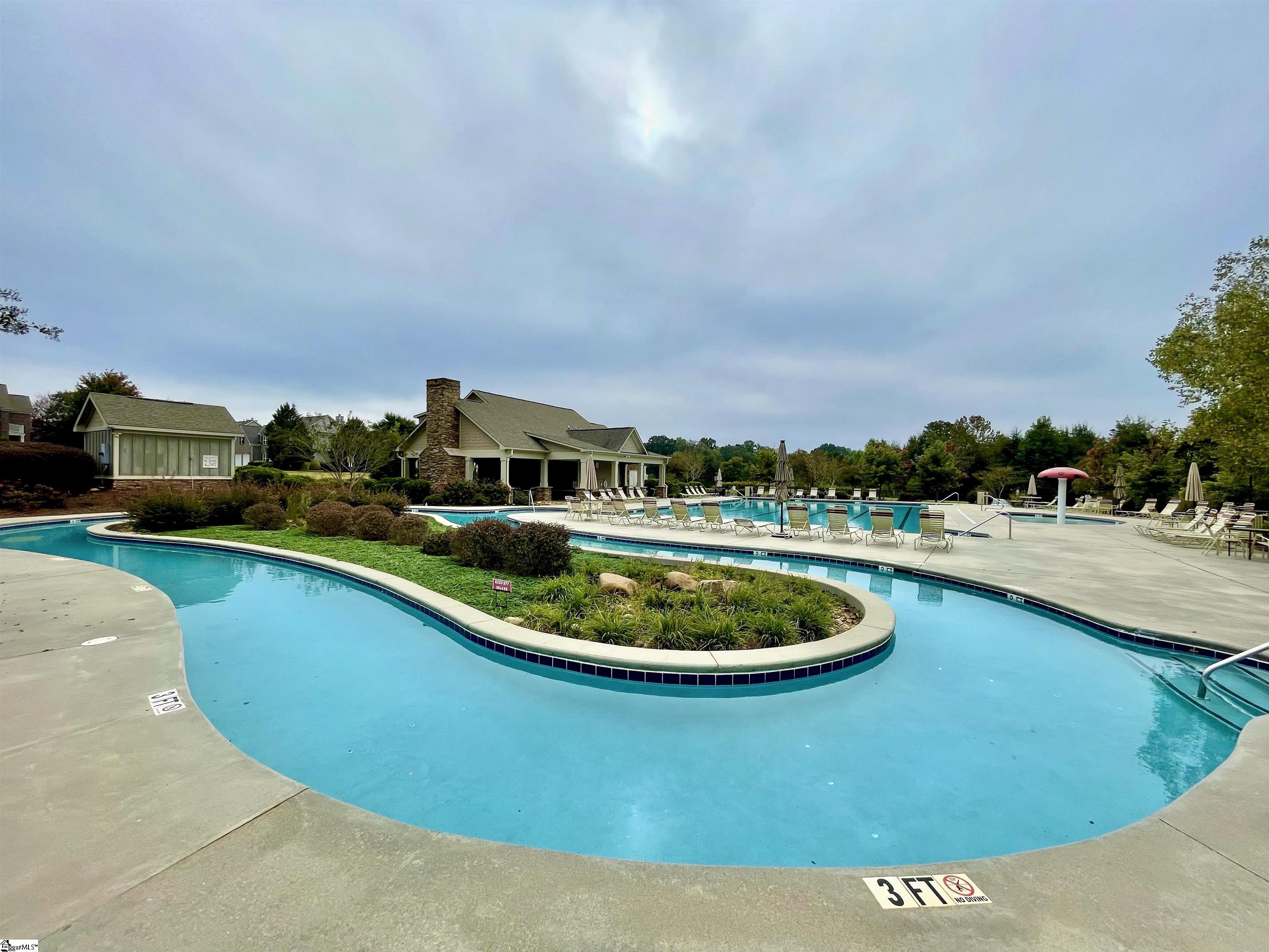 1 Meadowrise Lane