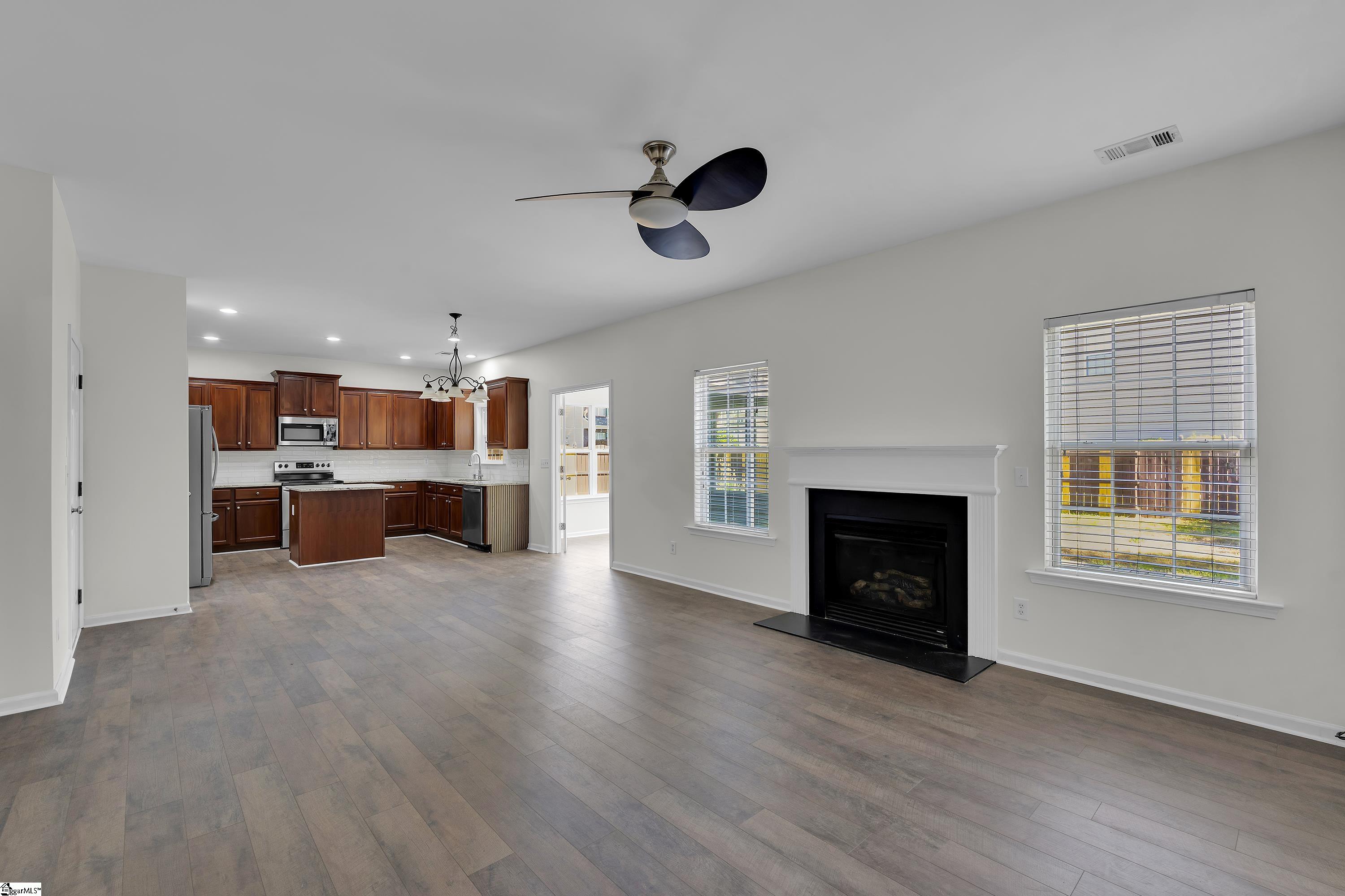 1 Meadowrise Lane