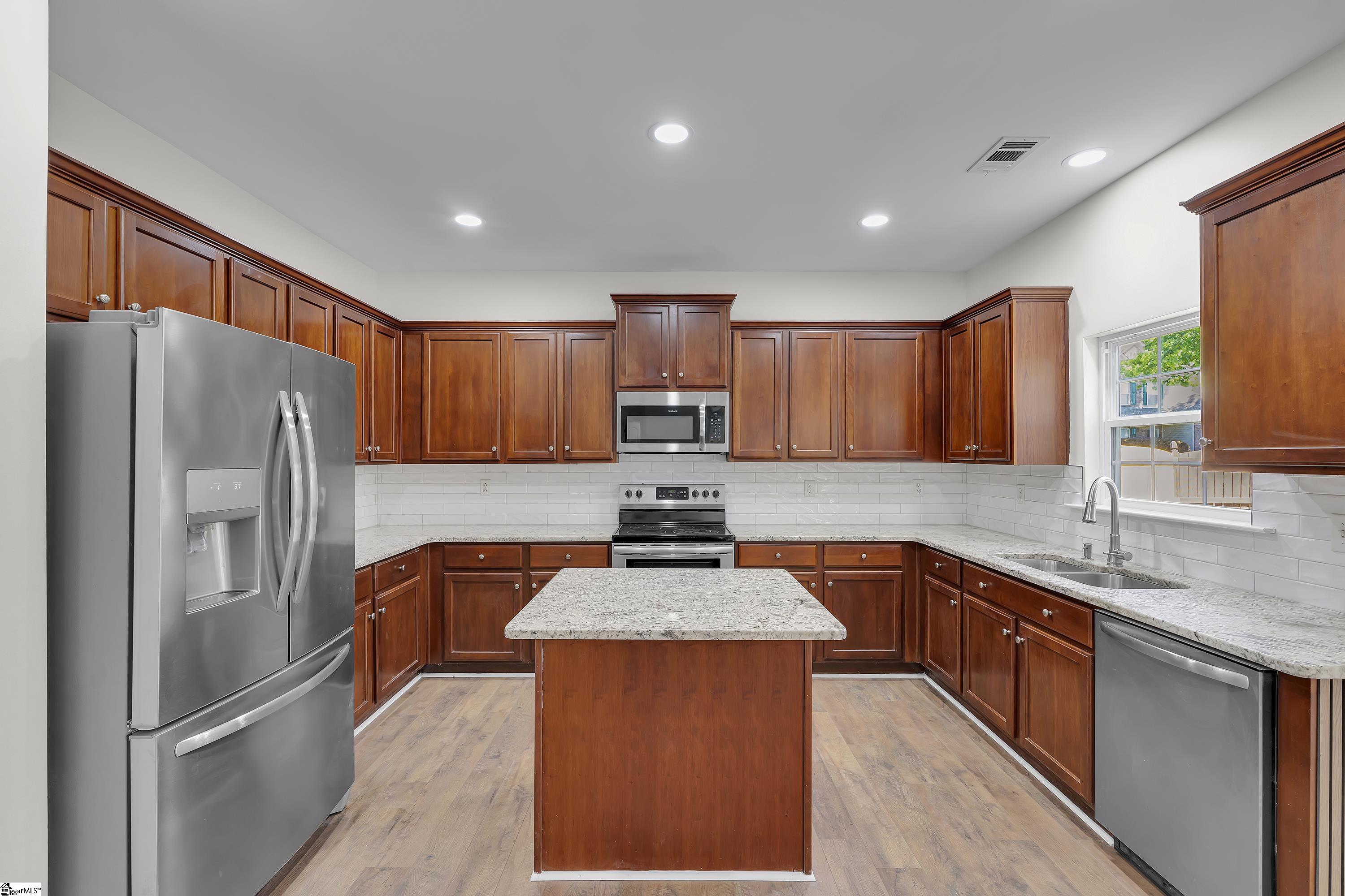 1 Meadowrise Lane