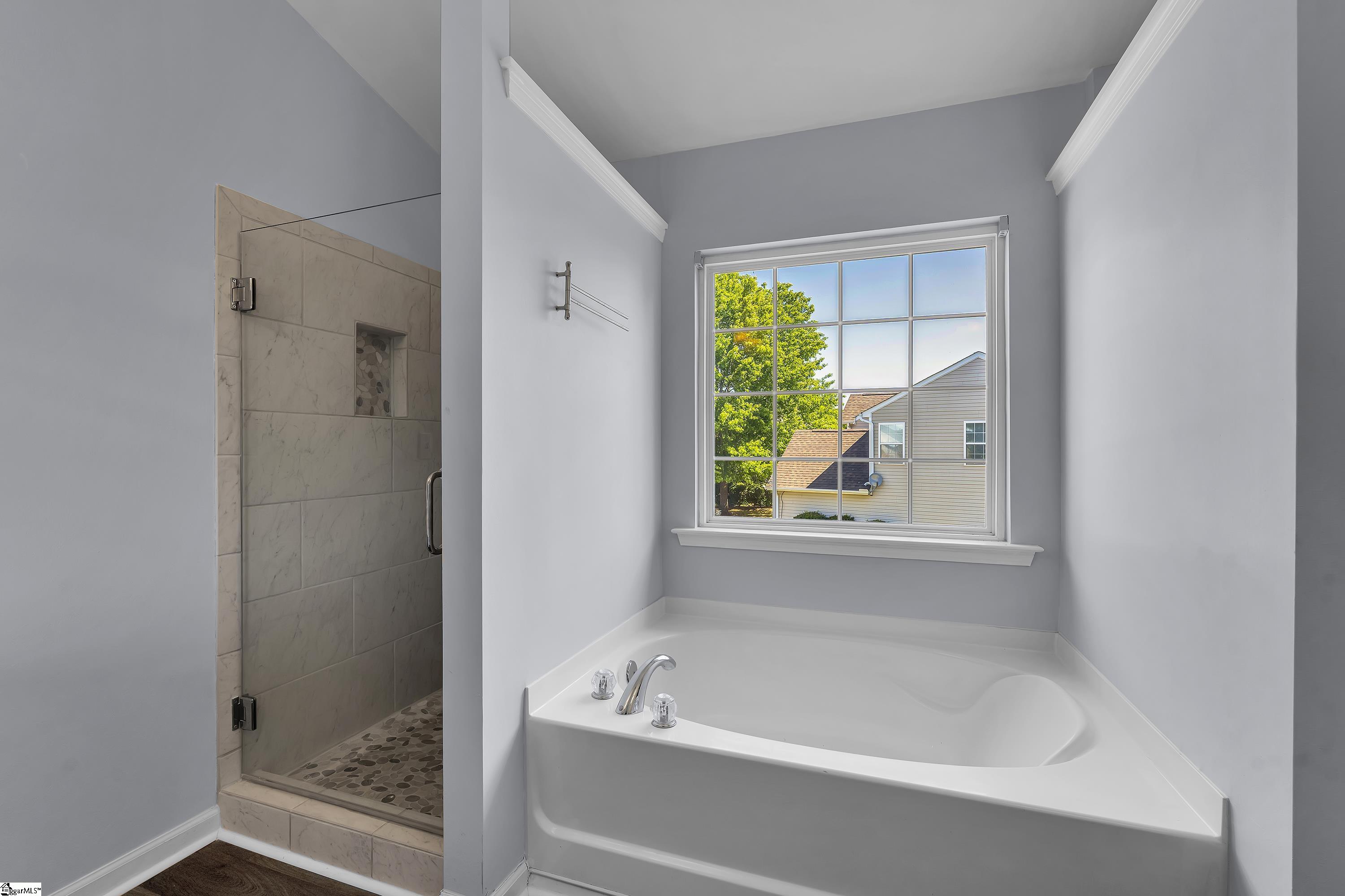 1 Meadowrise Lane