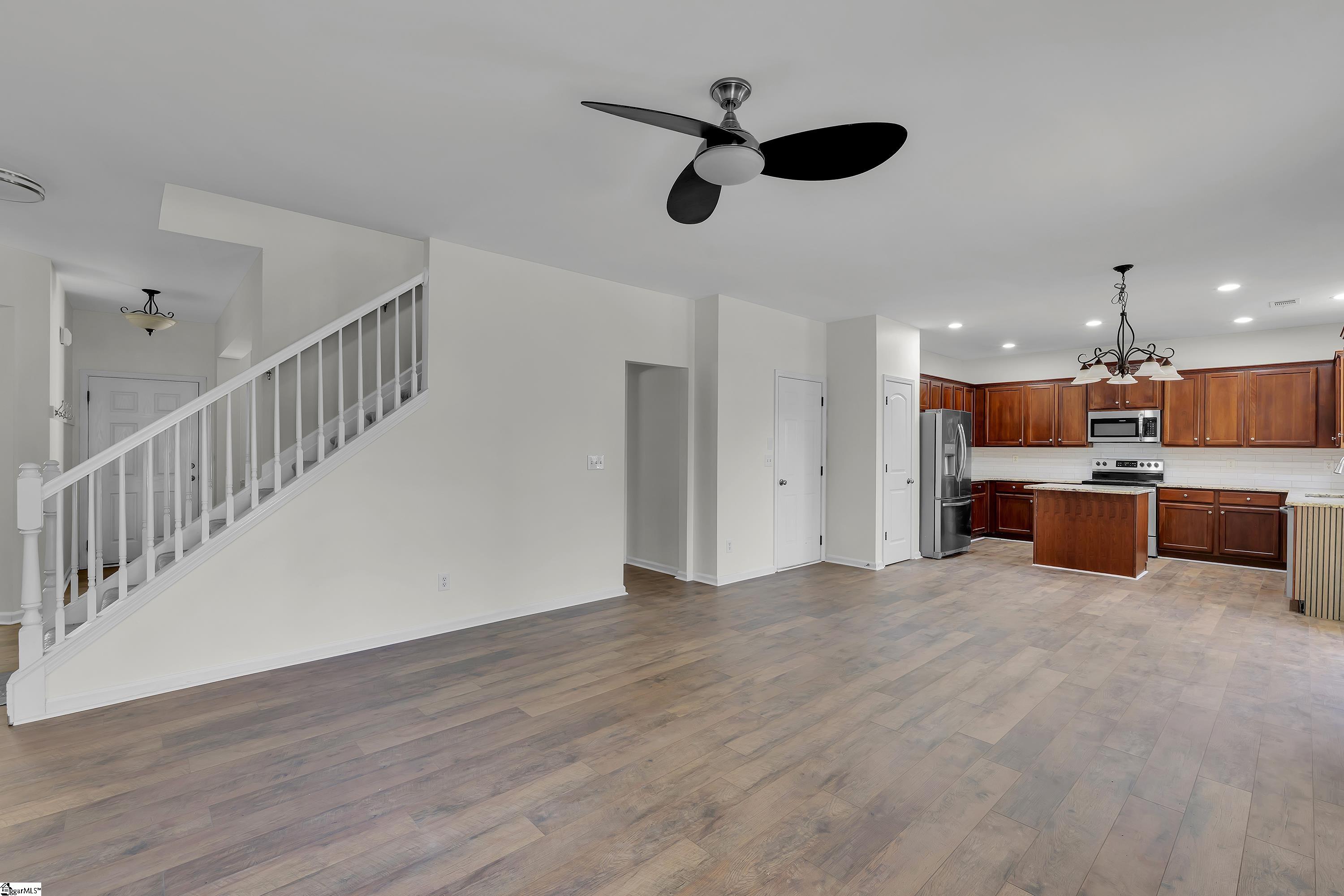 1 Meadowrise Lane