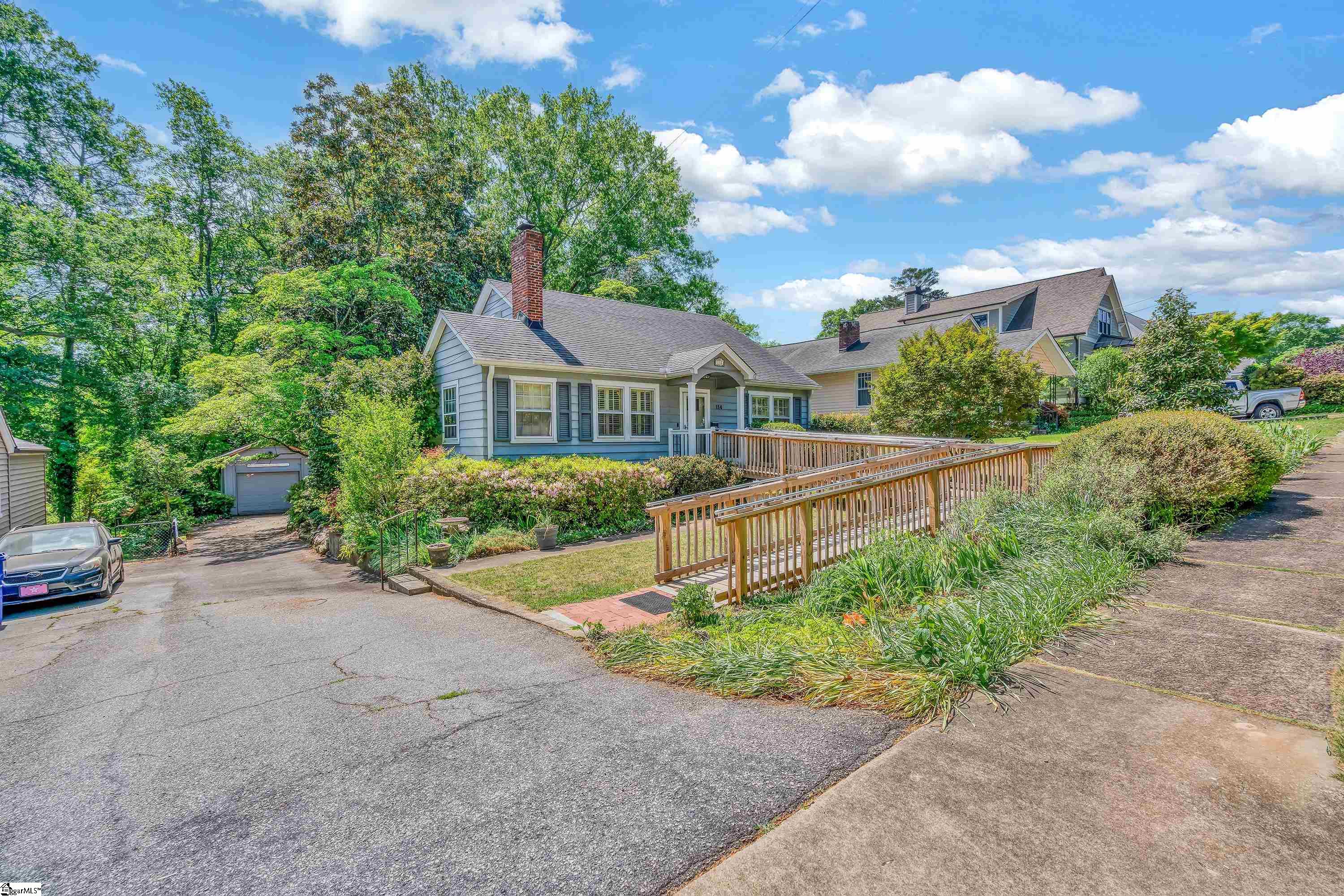114 E Augusta Place