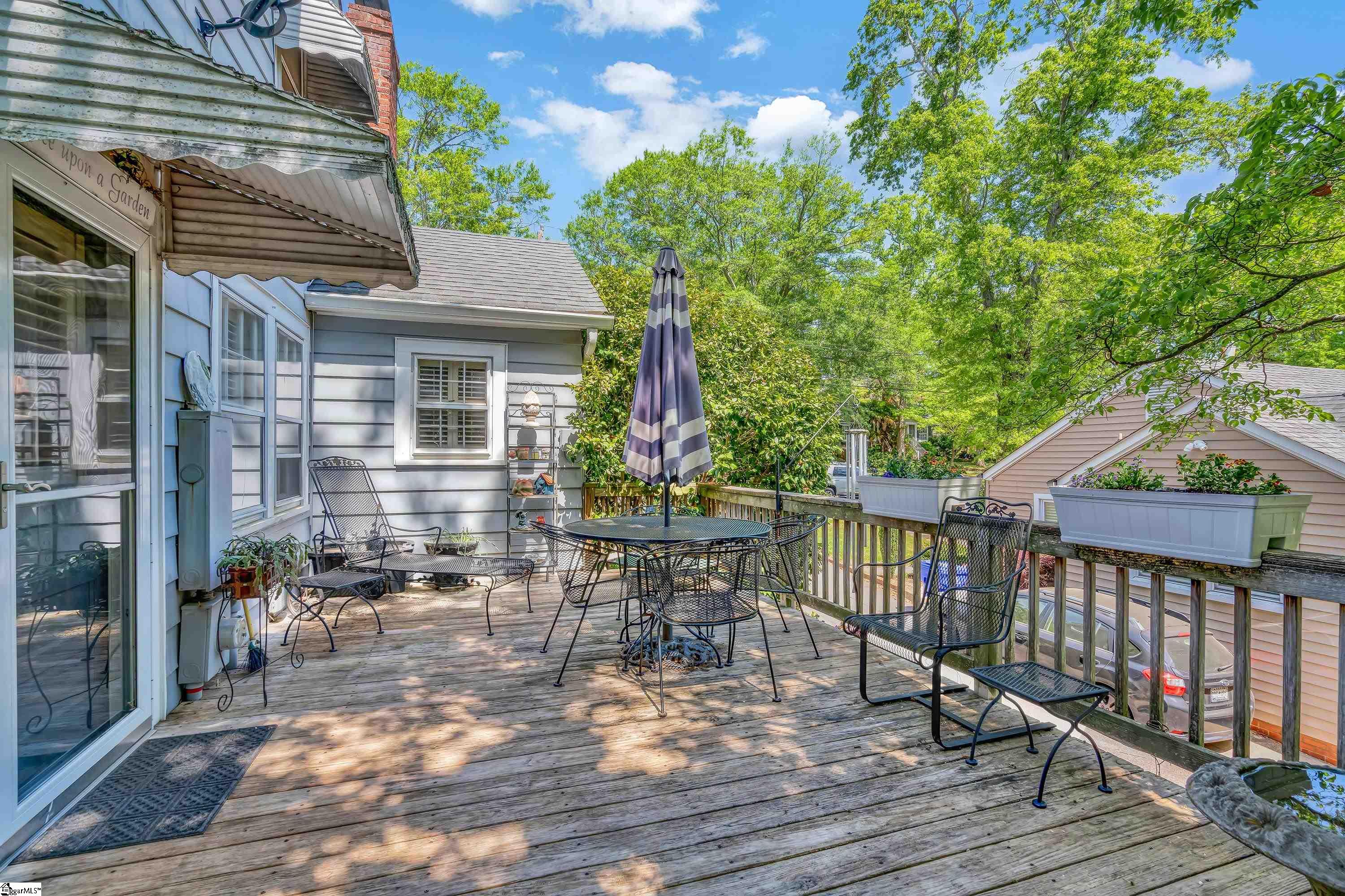 114 E Augusta Place
