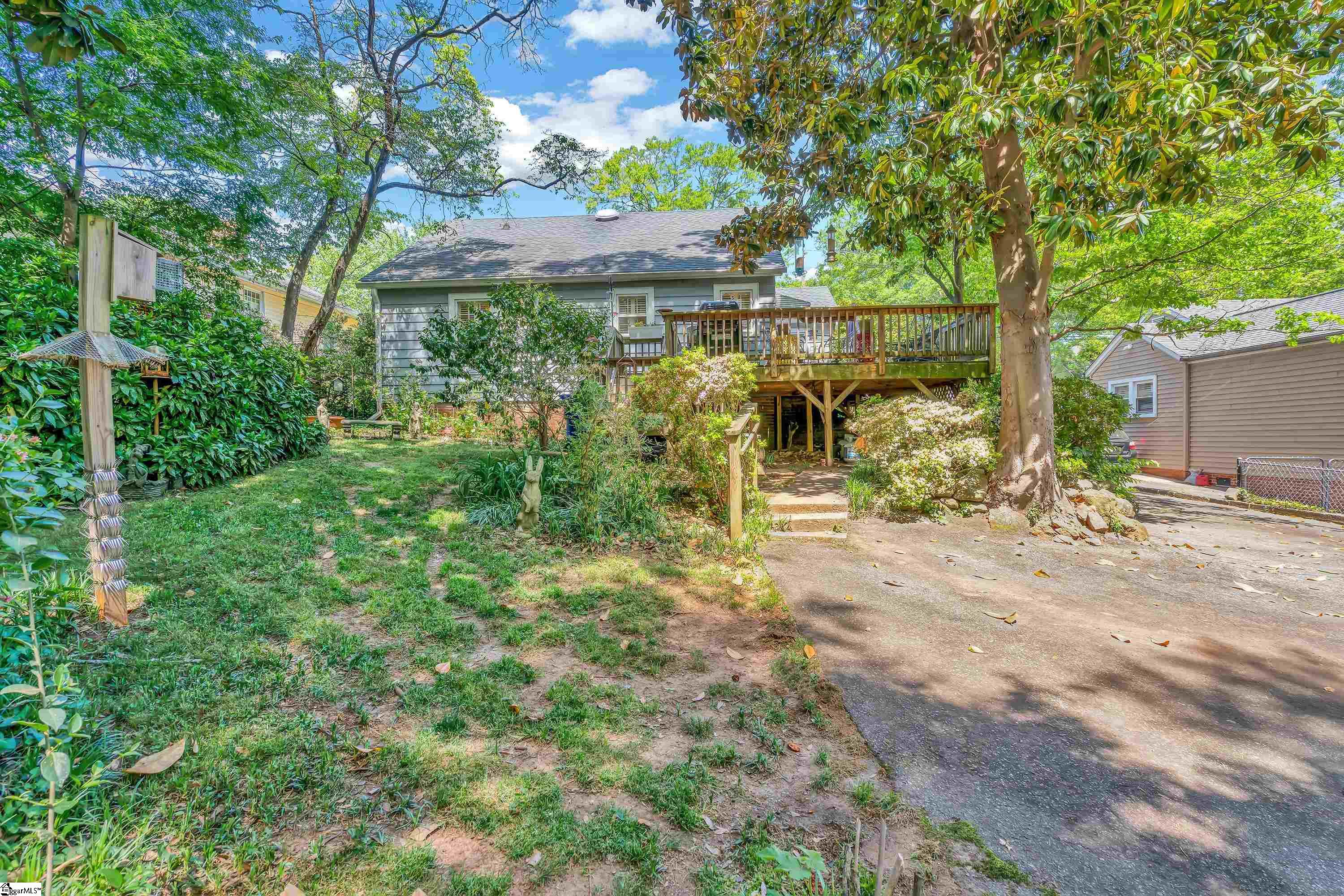114 E Augusta Place