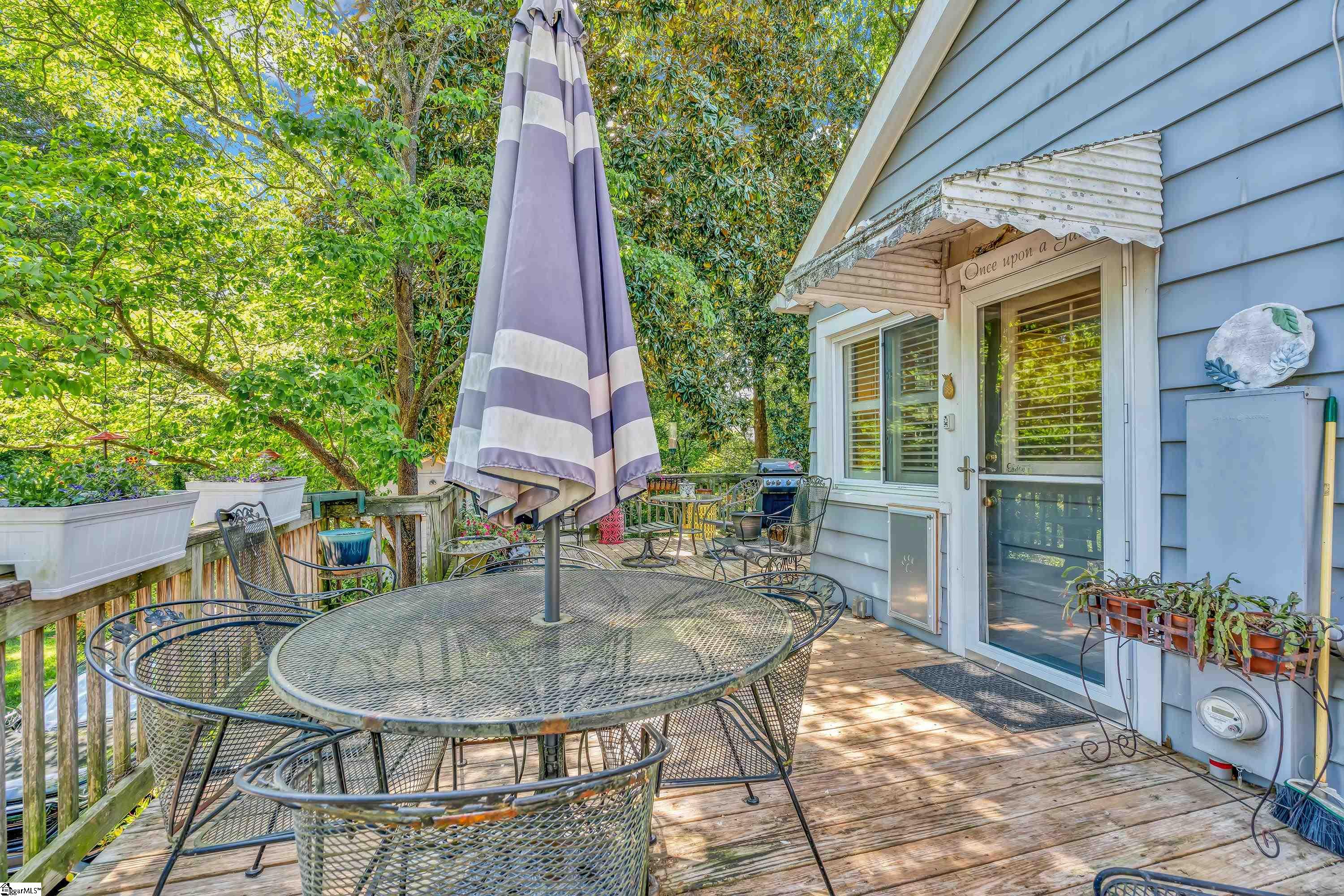 114 E Augusta Place