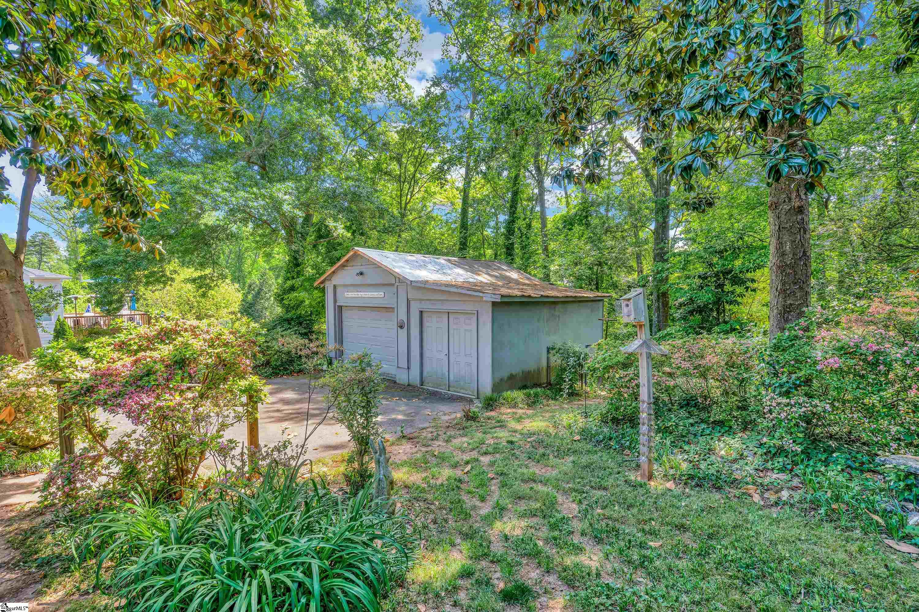 114 E Augusta Place