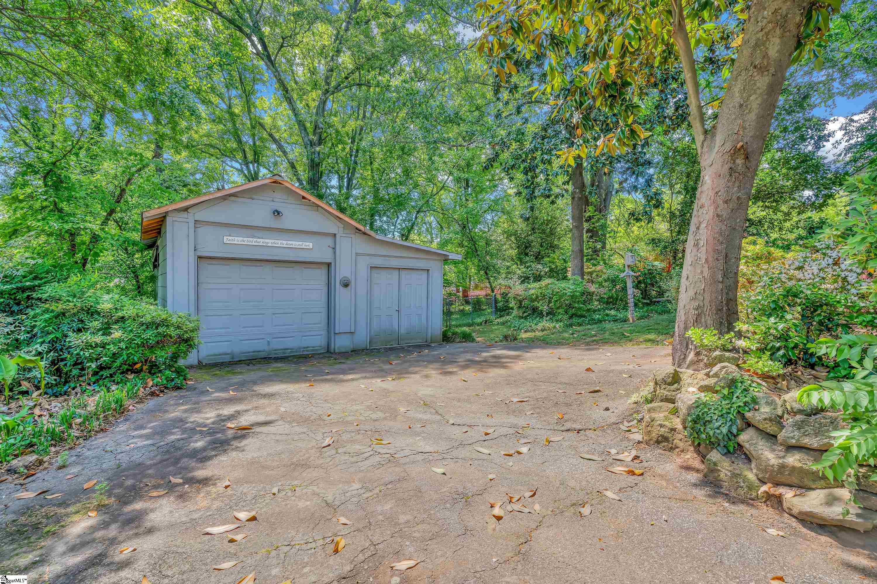 114 E Augusta Place