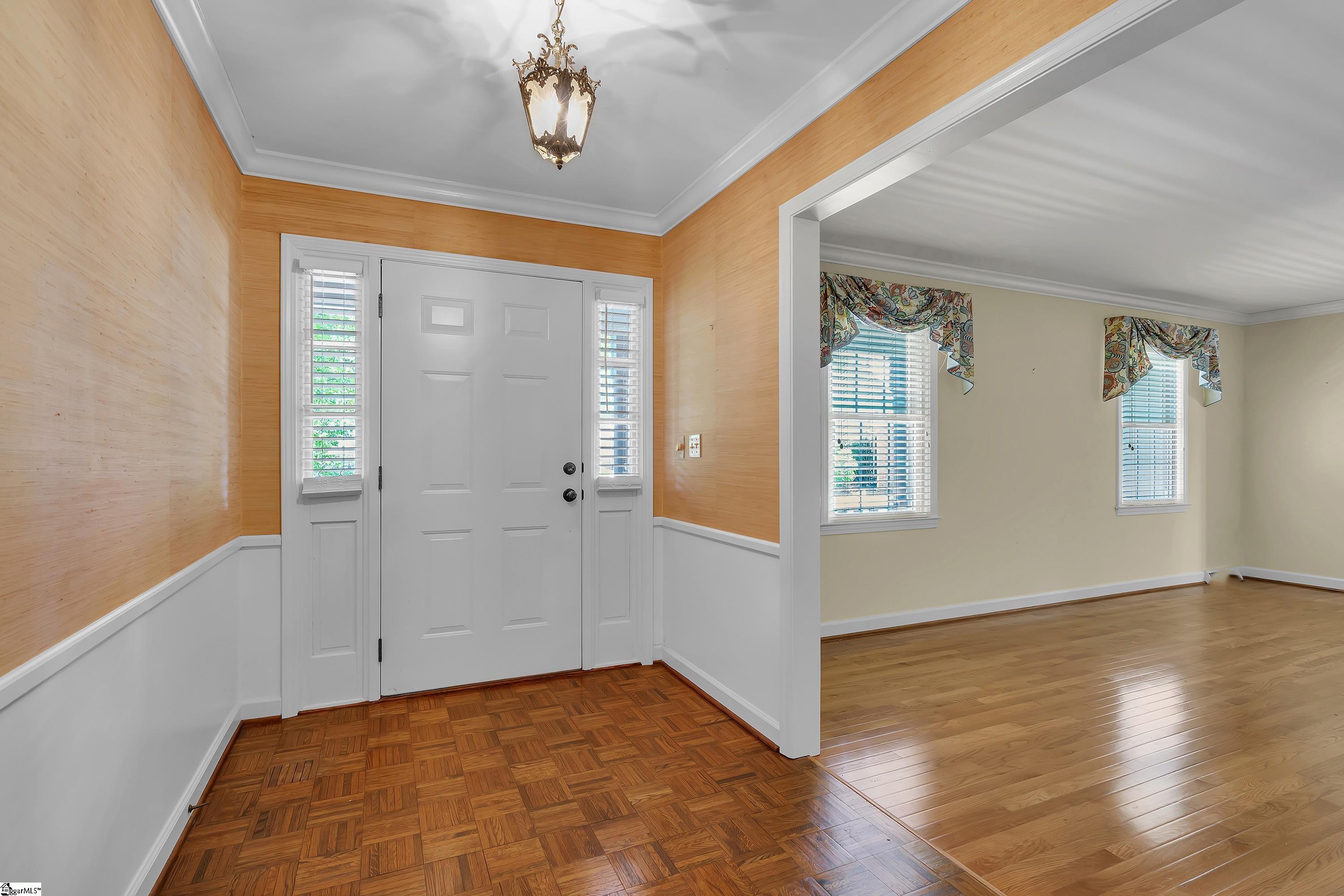 106 N Lady Slipper Lane