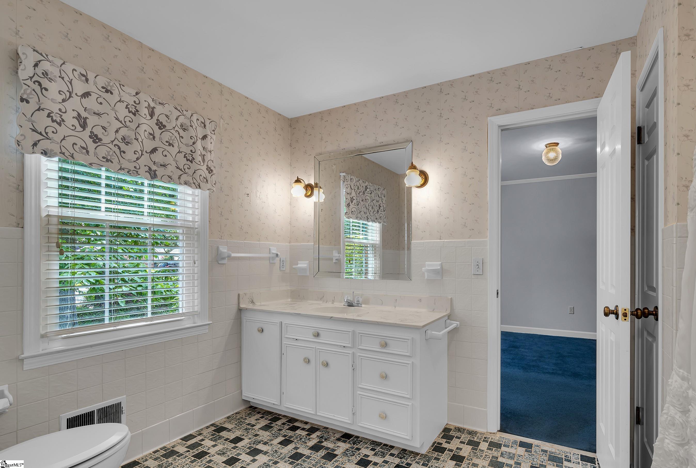 106 N Lady Slipper Lane