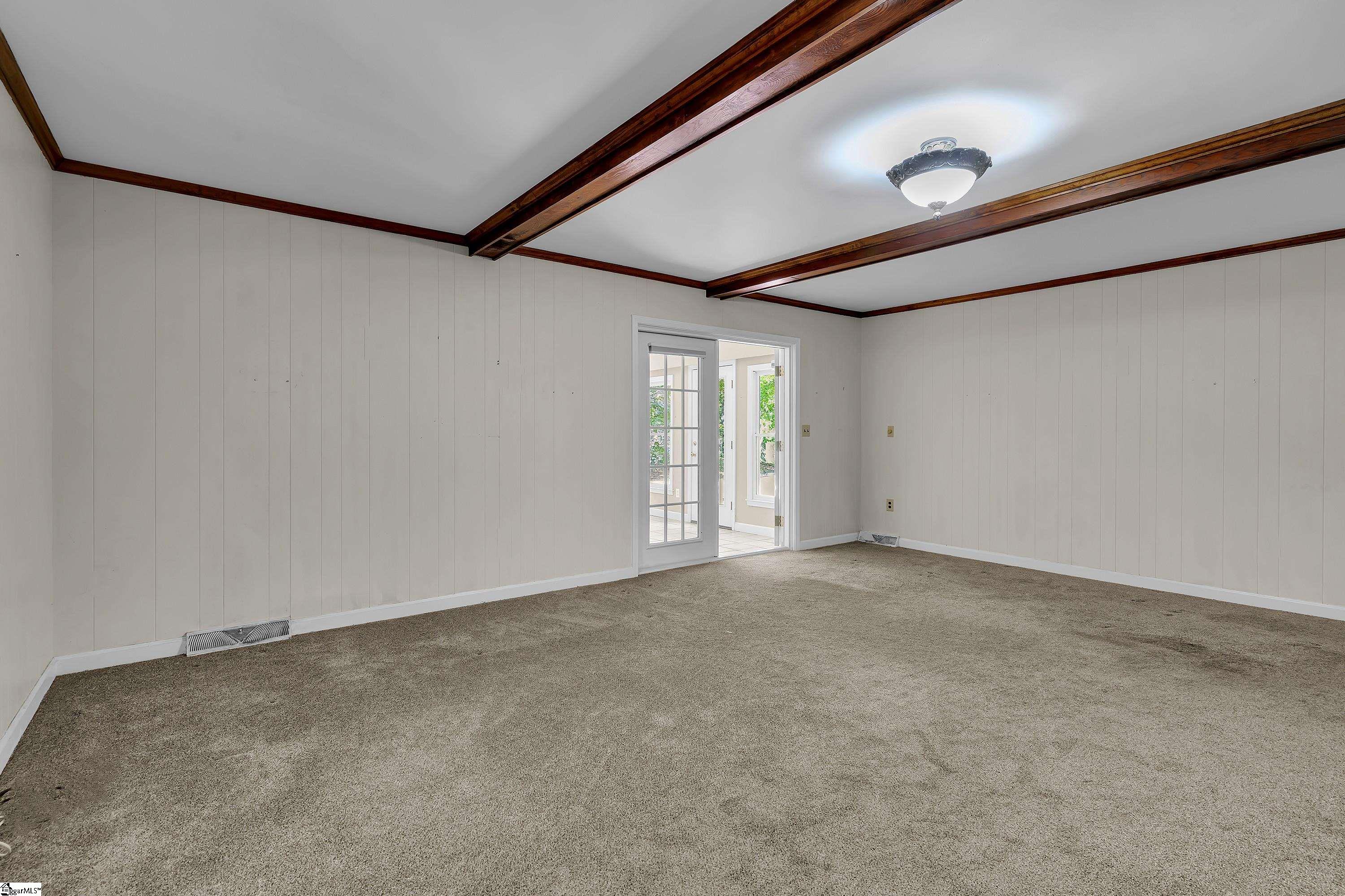106 N Lady Slipper Lane