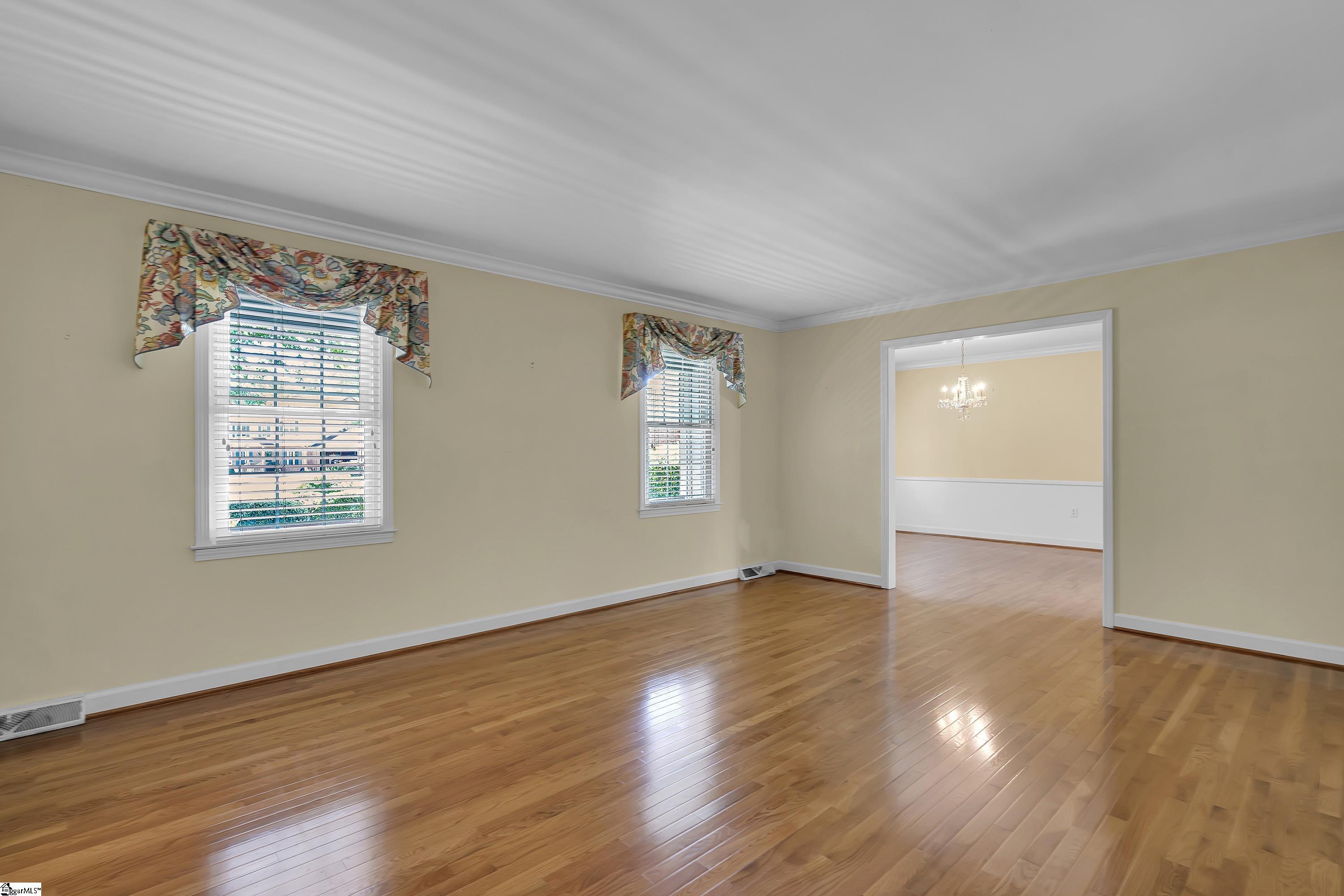106 N Lady Slipper Lane