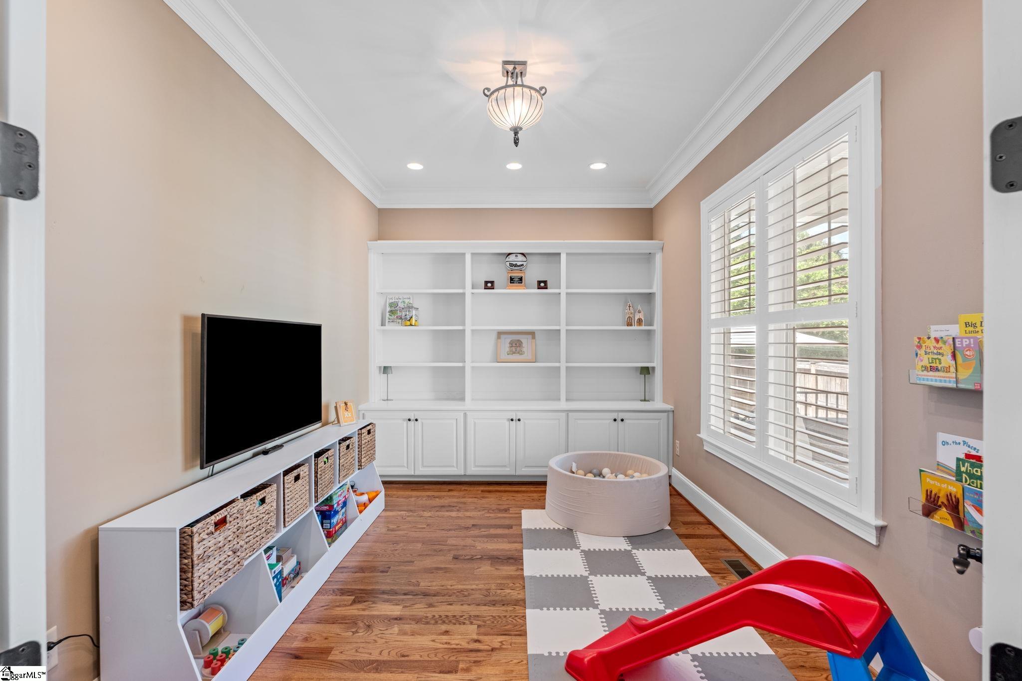 212 Grandmont Court