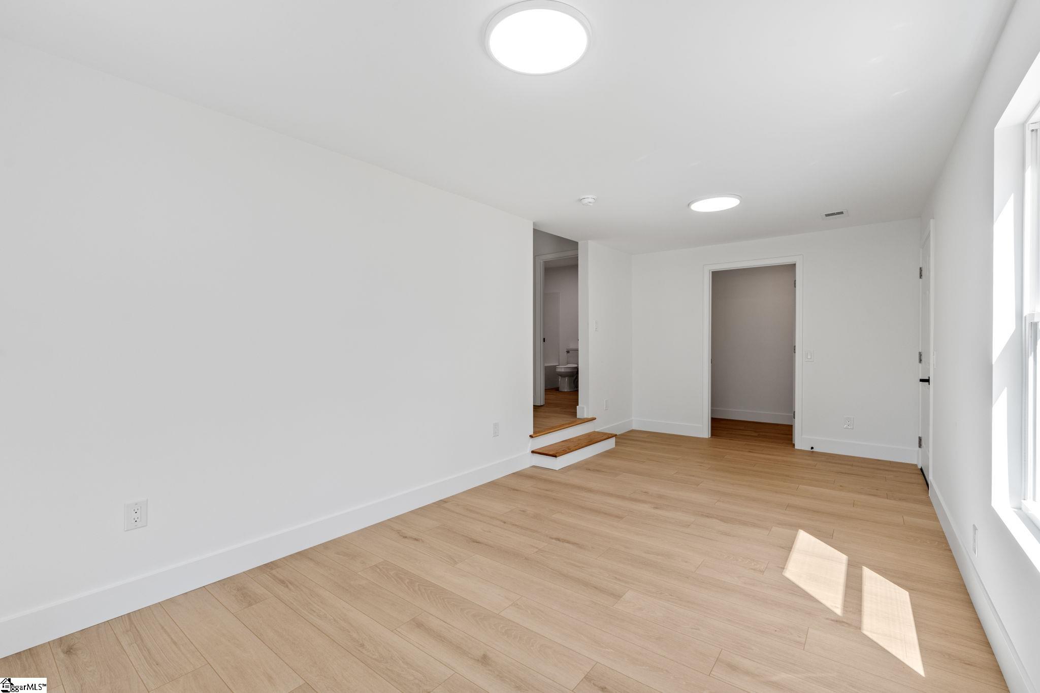 7527 Mapleleaf Drive
