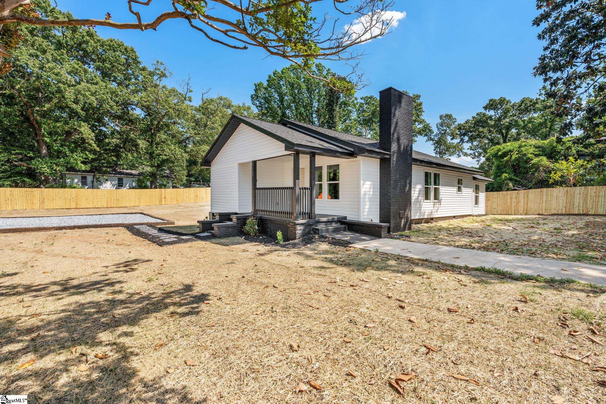 7527 Mapleleaf Drive