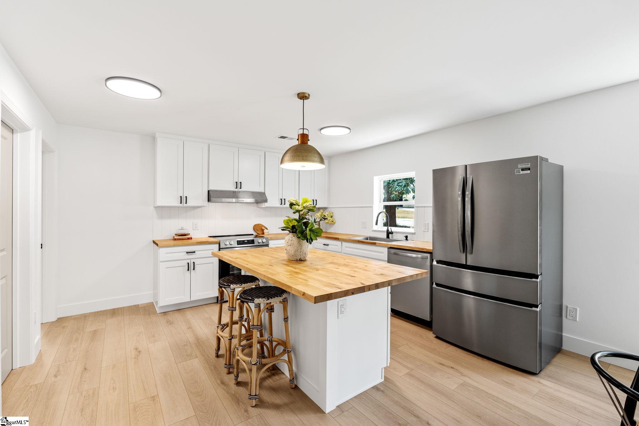 7527 Mapleleaf Drive