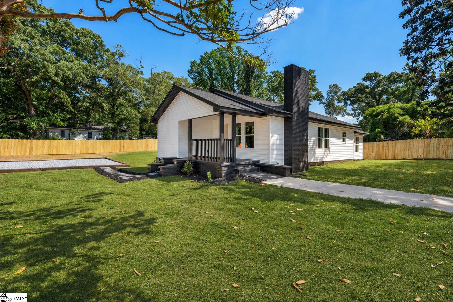 7527 Mapleleaf Drive