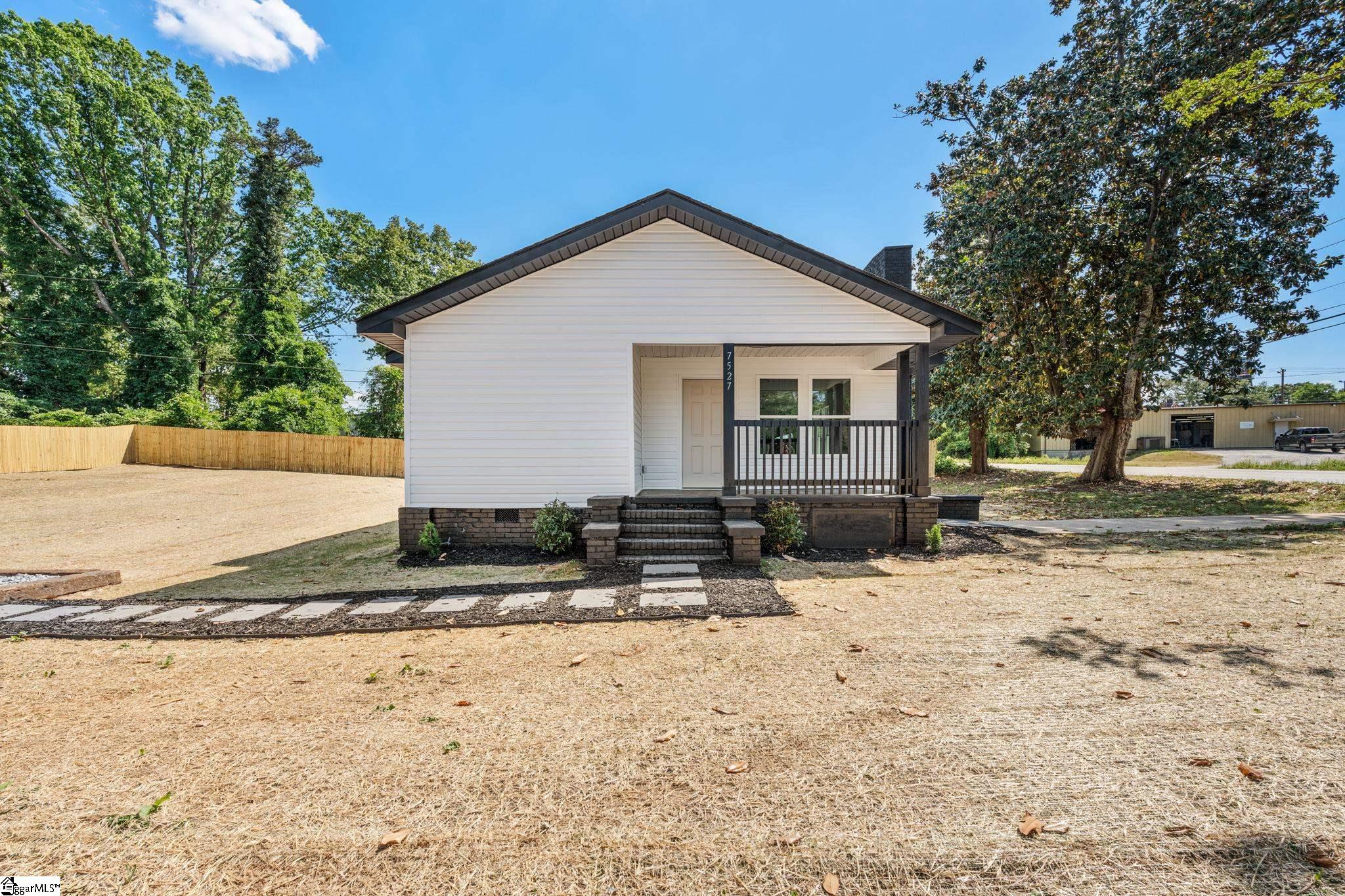 7527 Mapleleaf Drive