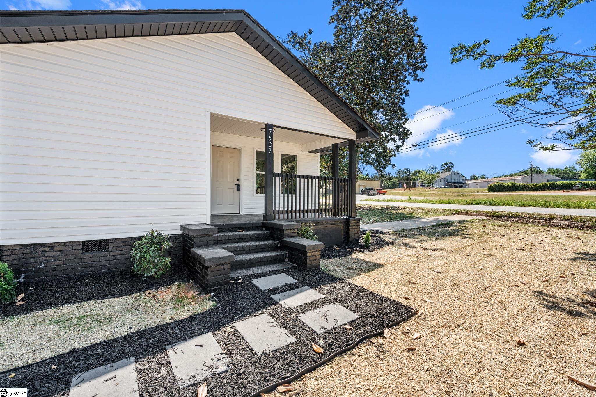 7527 Mapleleaf Drive