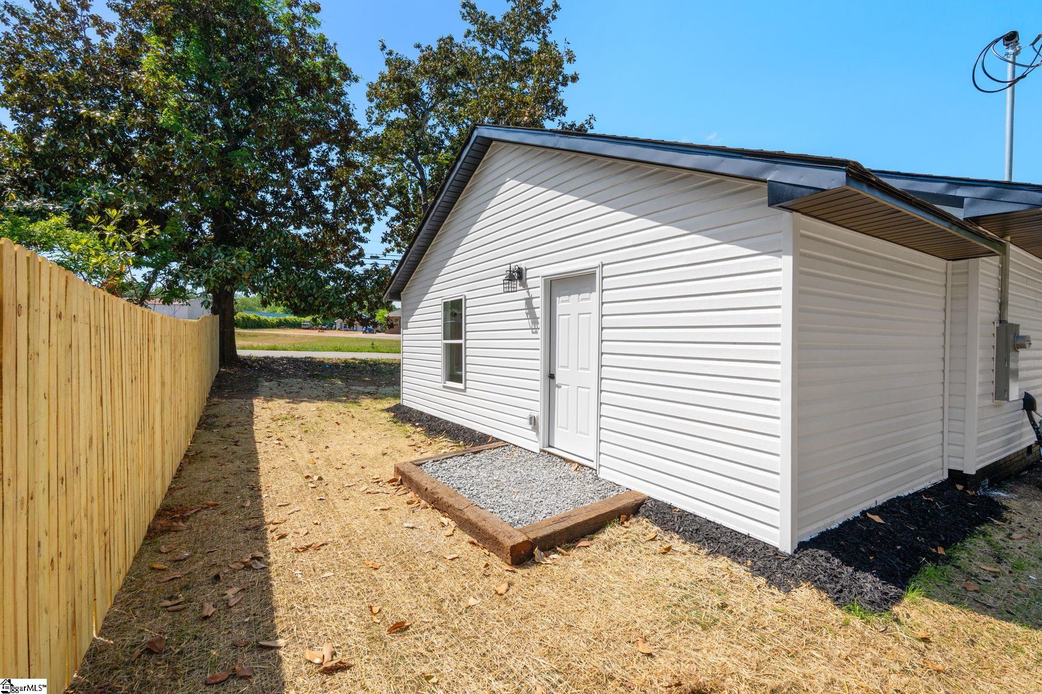 7527 Mapleleaf Drive