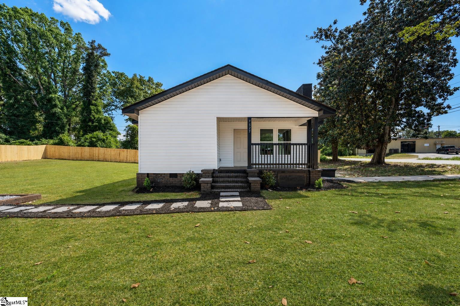 7527 Mapleleaf Drive
