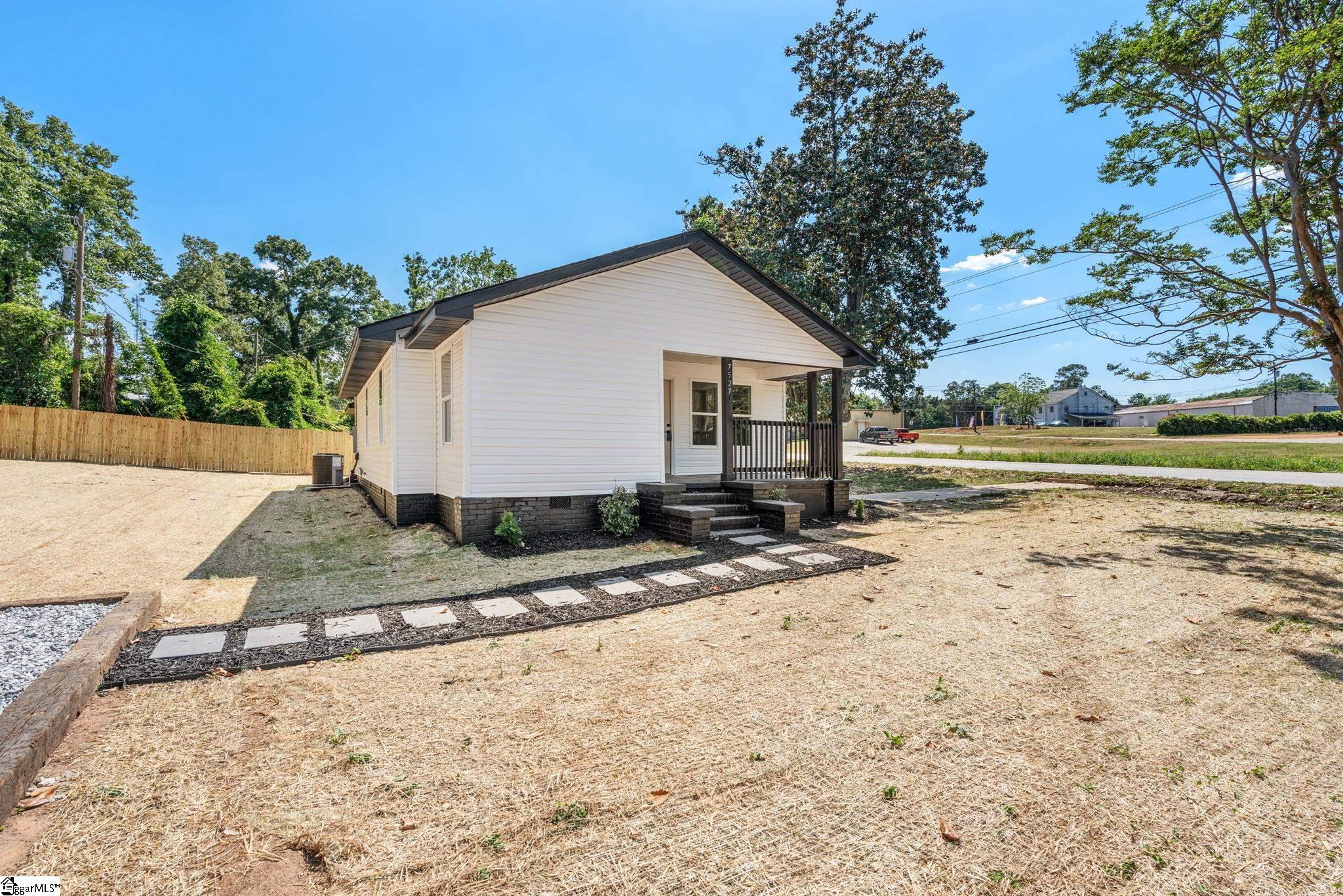 7527 Mapleleaf Drive