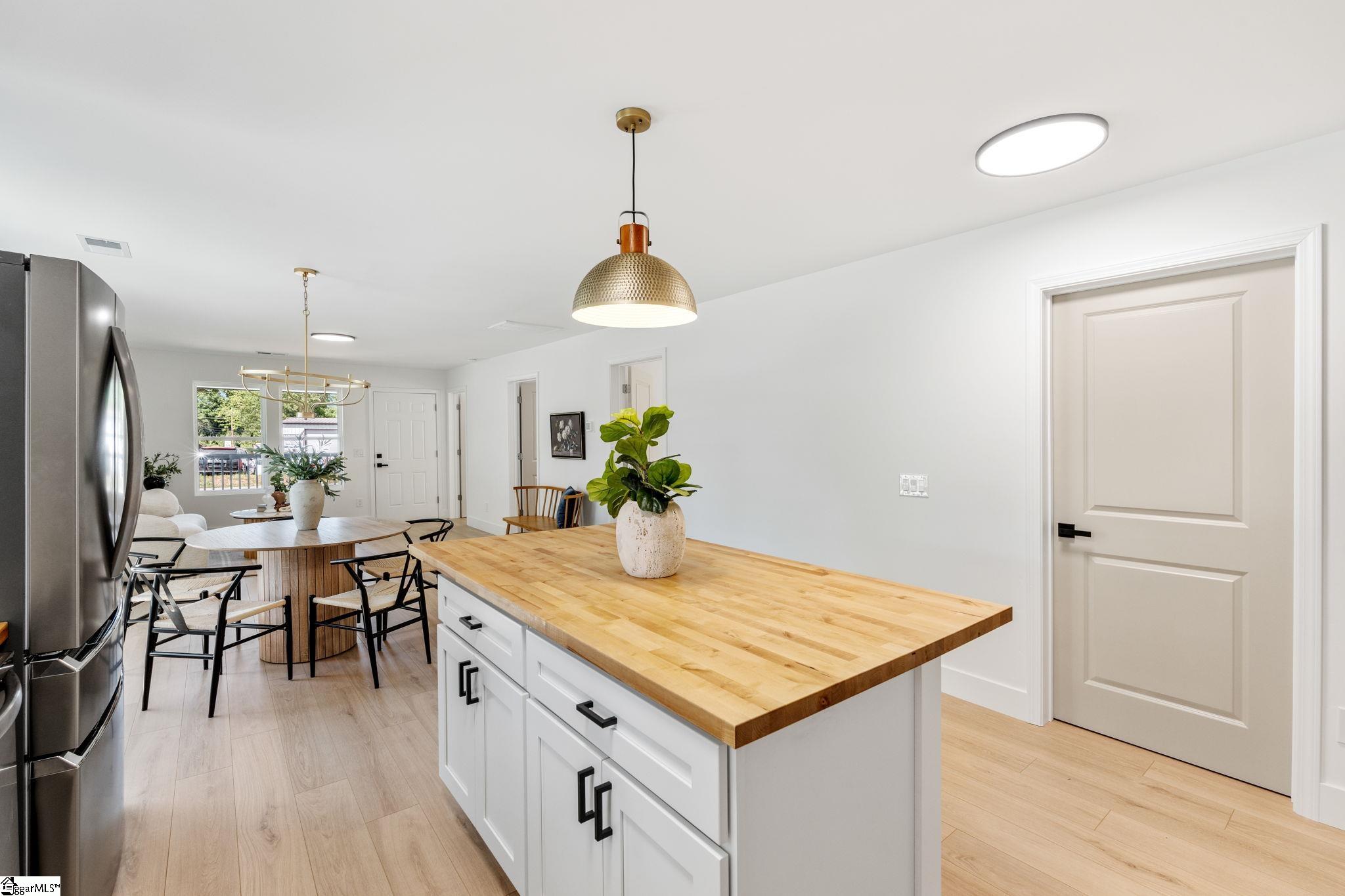 7527 Mapleleaf Drive