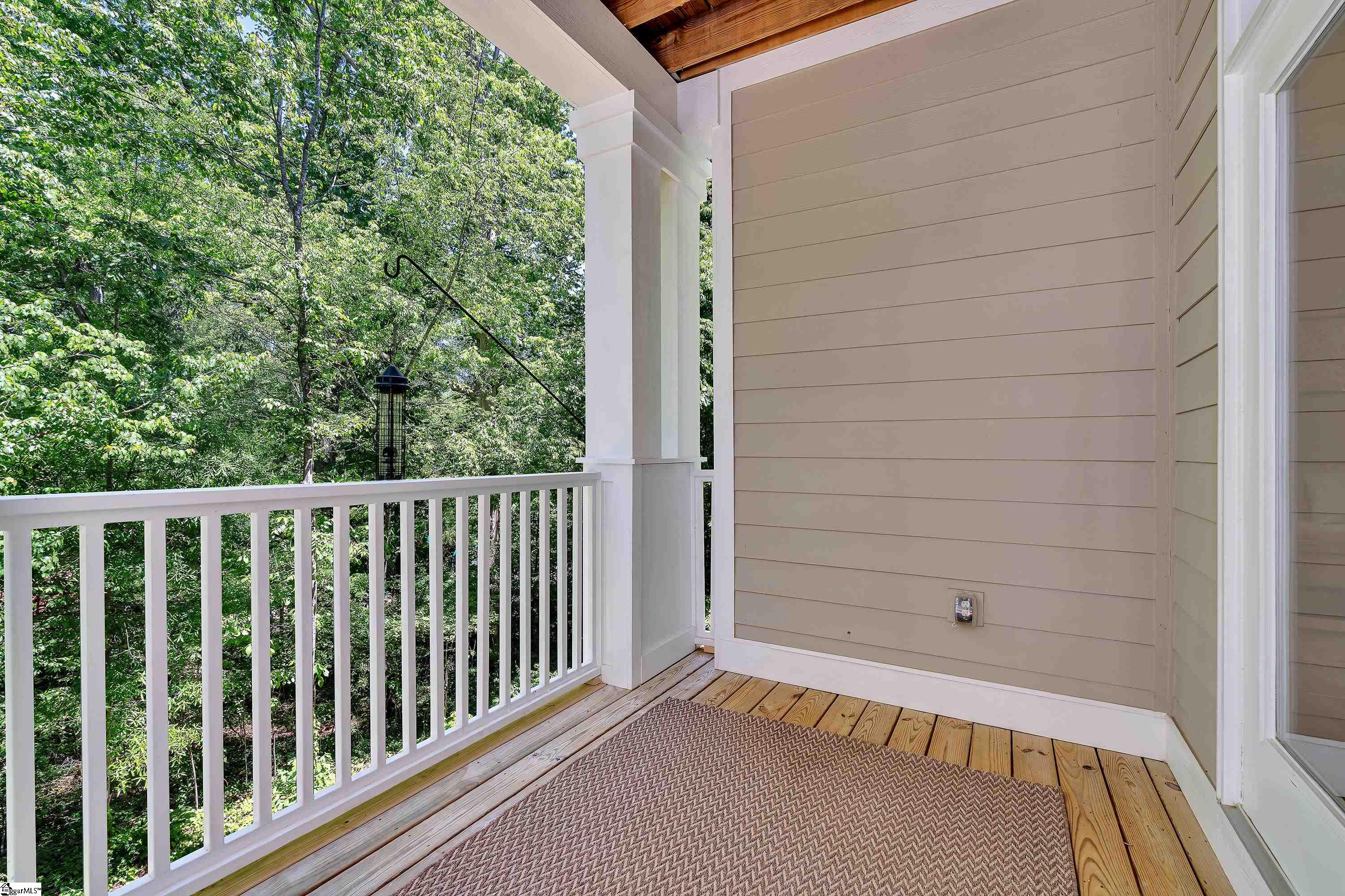 18 B Edge Court