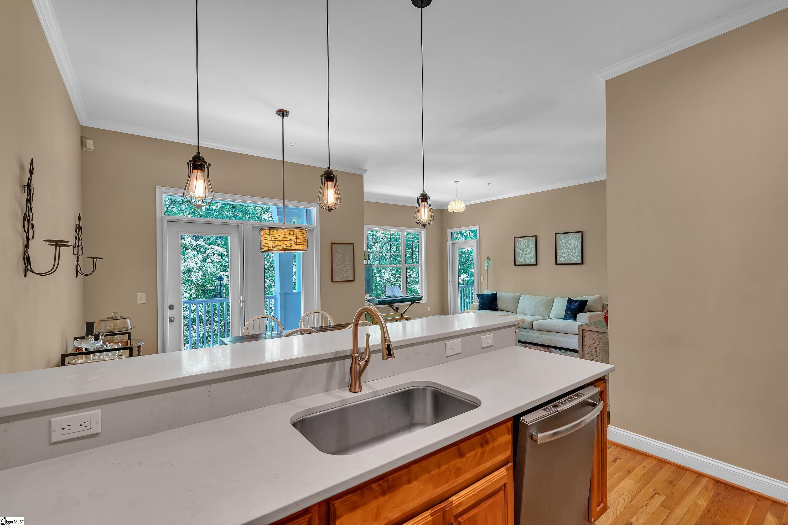 18 B Edge Court