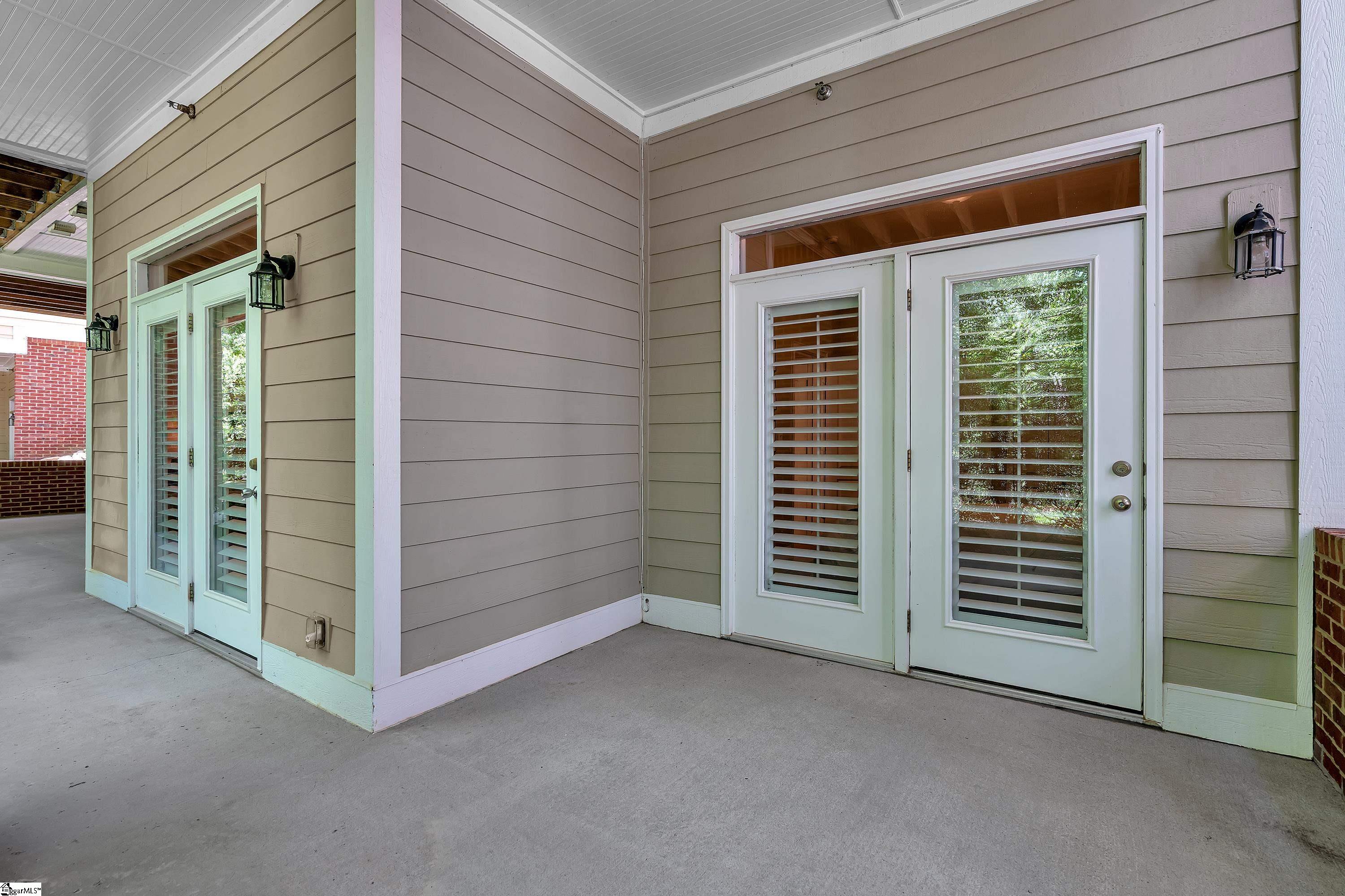 18 B Edge Court