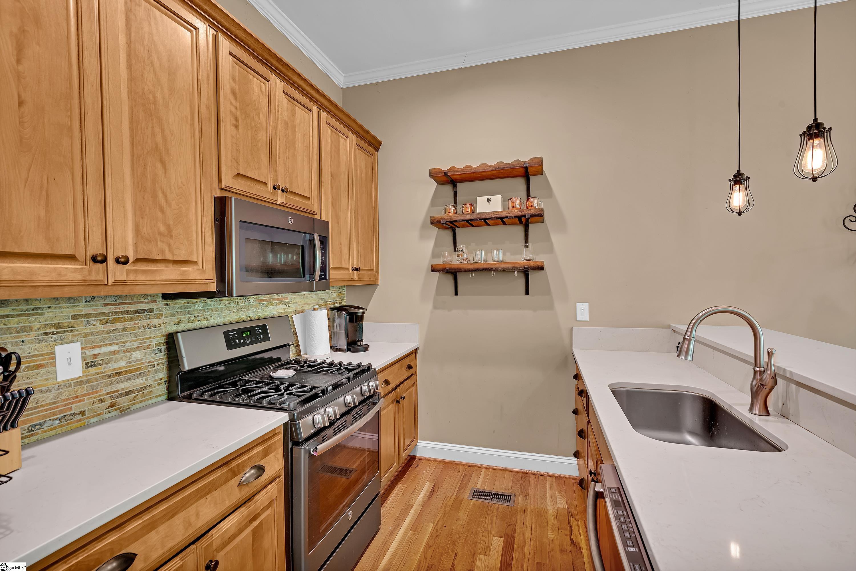 18 B Edge Court