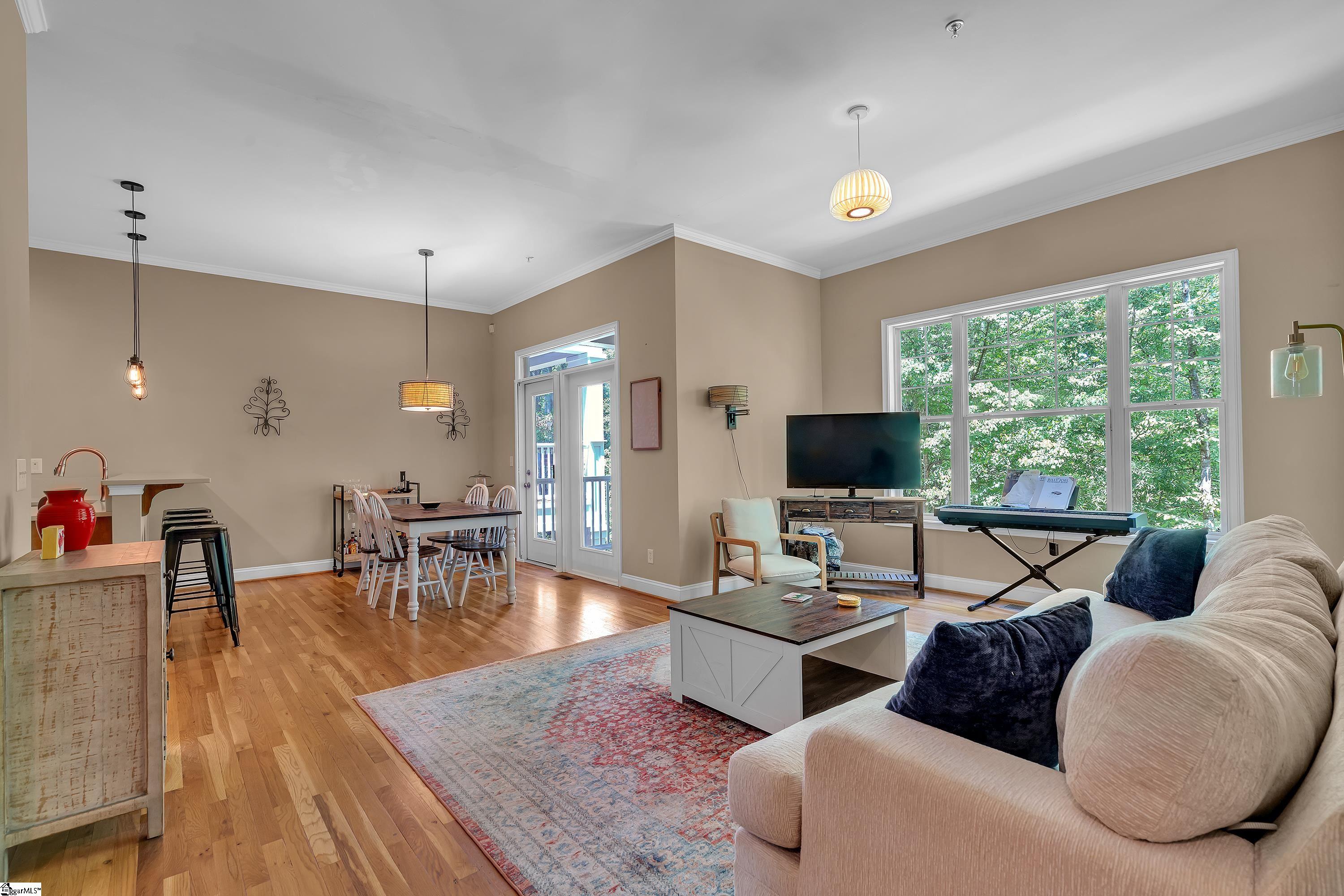 18 B Edge Court