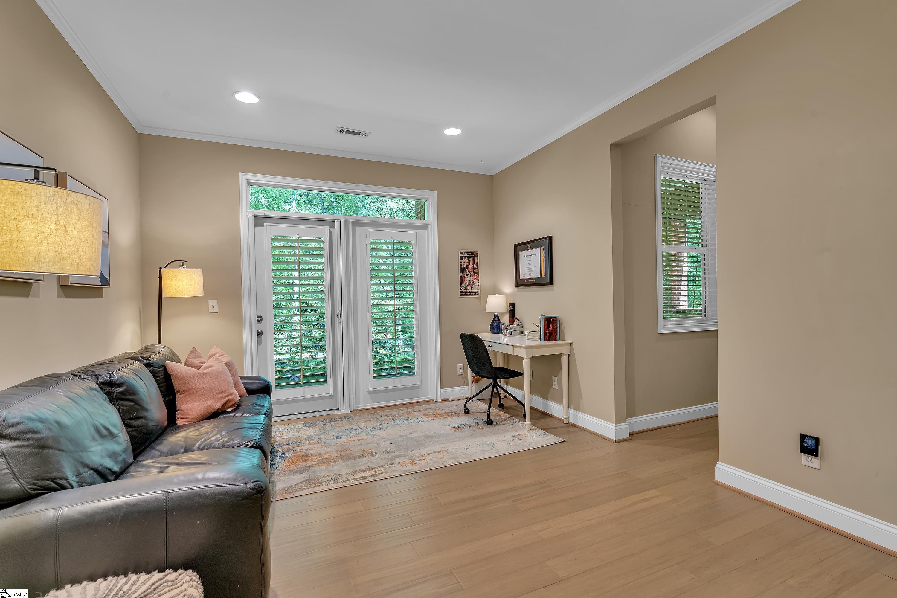 18 B Edge Court