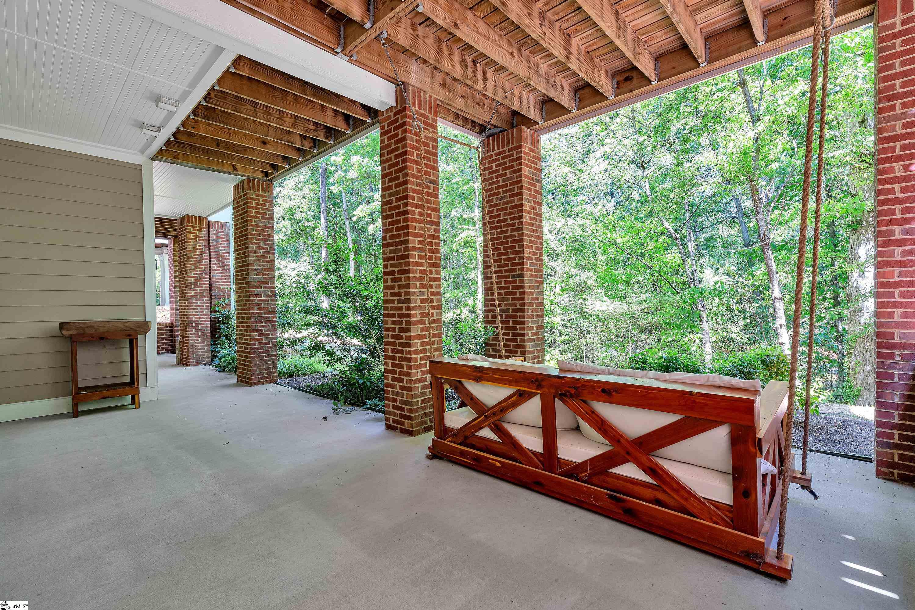 18 B Edge Court